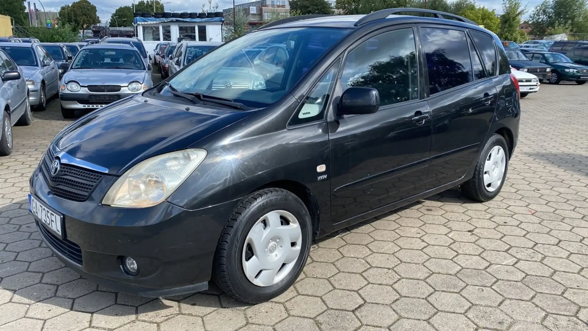 Toyota Corolla Verso 1.8 Linea Sol Чёрный - 2