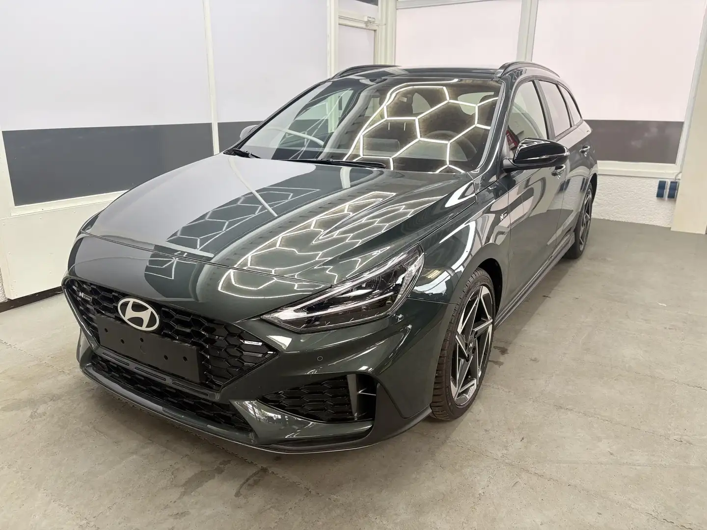 Hyundai i30 Kombi PREMIUM N-LINE DCT SHZ SMART KEY NAVI 1.6... Grün - 1