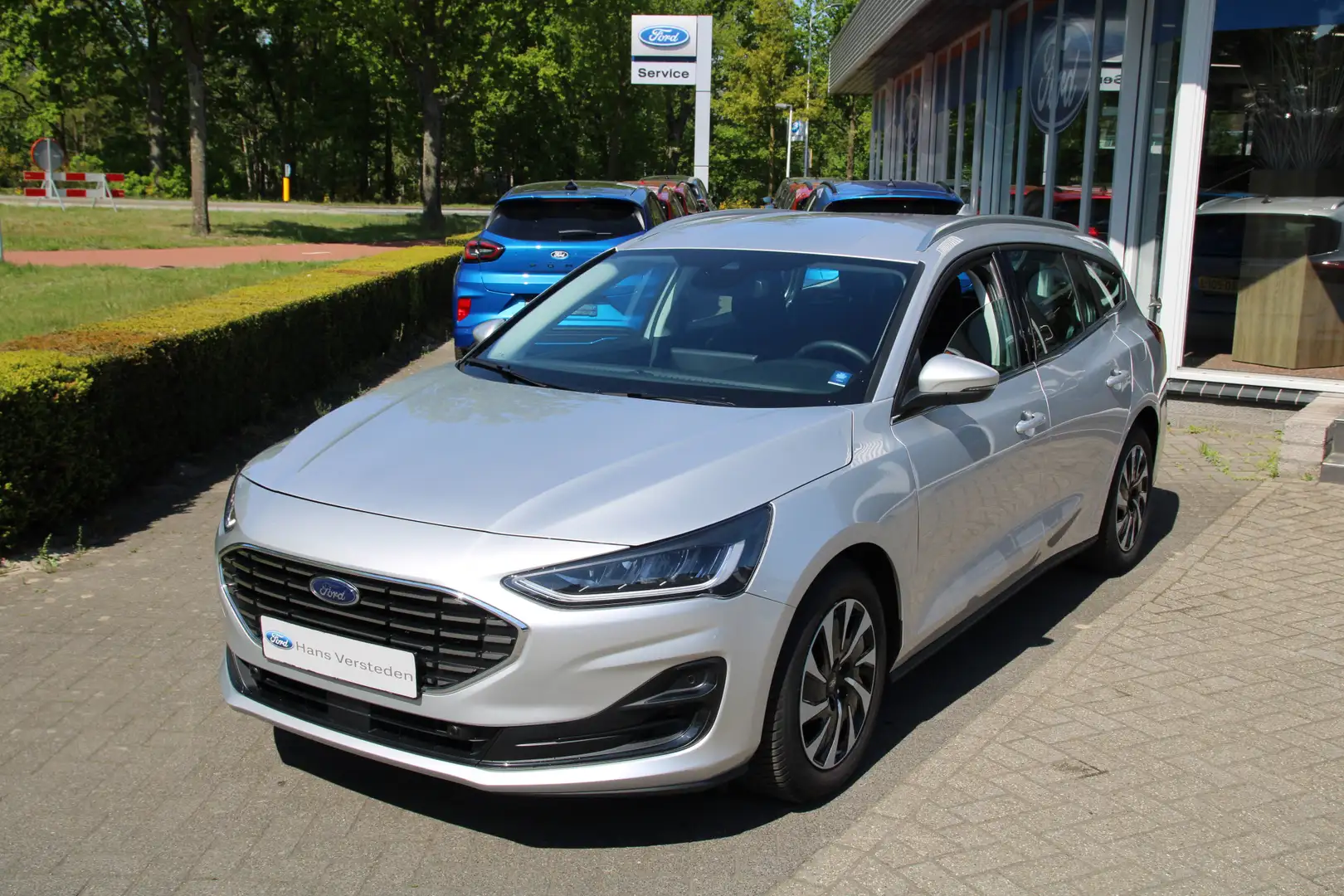 Ford Focus Wagon 1.0 EcoBoost 125 PK Hybrid AUTOMAAT Titanium Grijs - 2