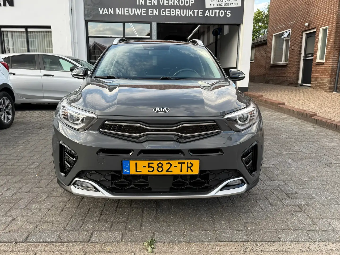 Kia Stonic 1.0 T-GDi MHEV GT-Line,Panoramadak, Apple Carplay/ Grijs - 2