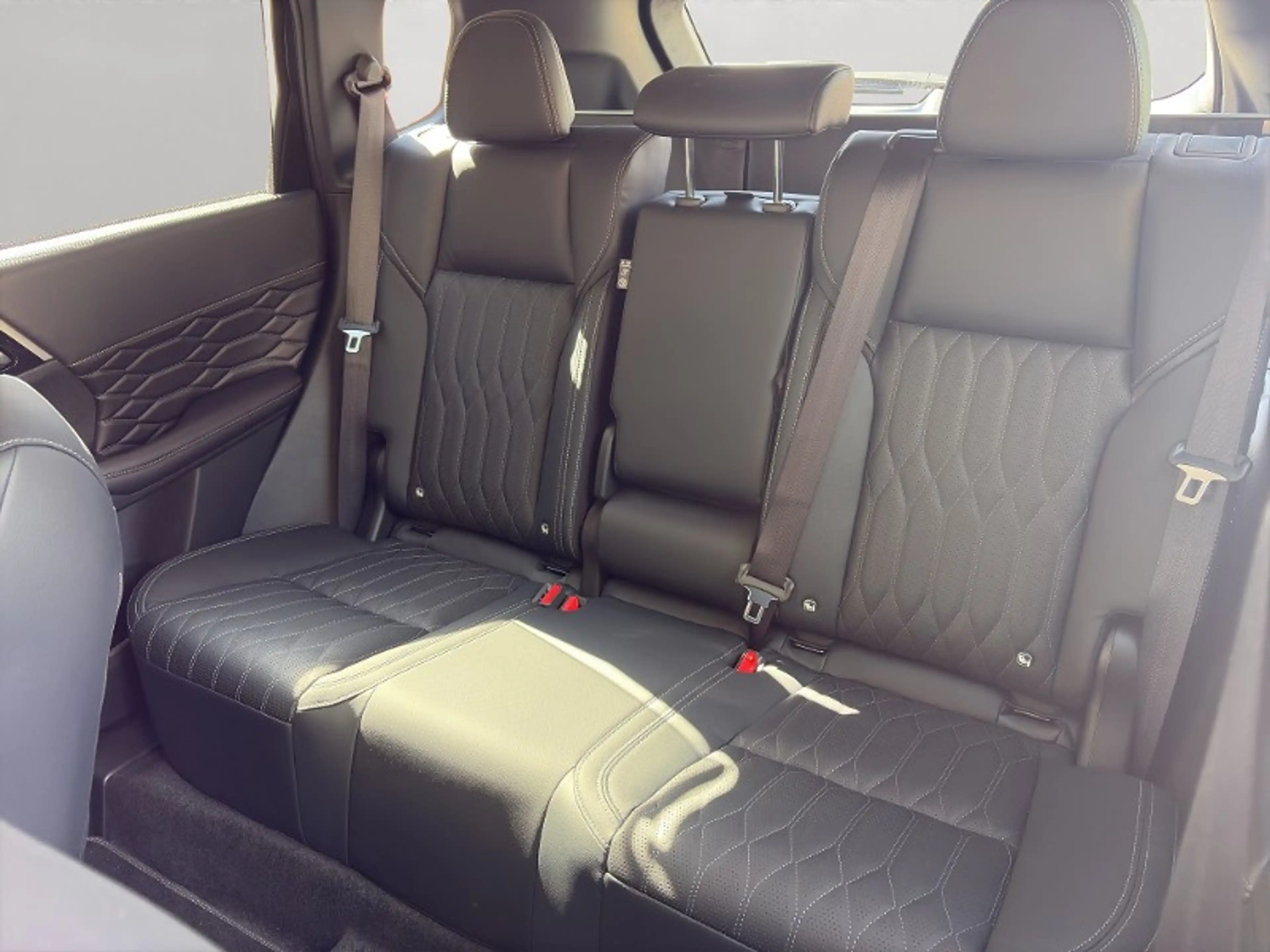 Mitsubishi Outlander 2.4L PHEV TOP, Sterbefall, anthrazith — photo 13