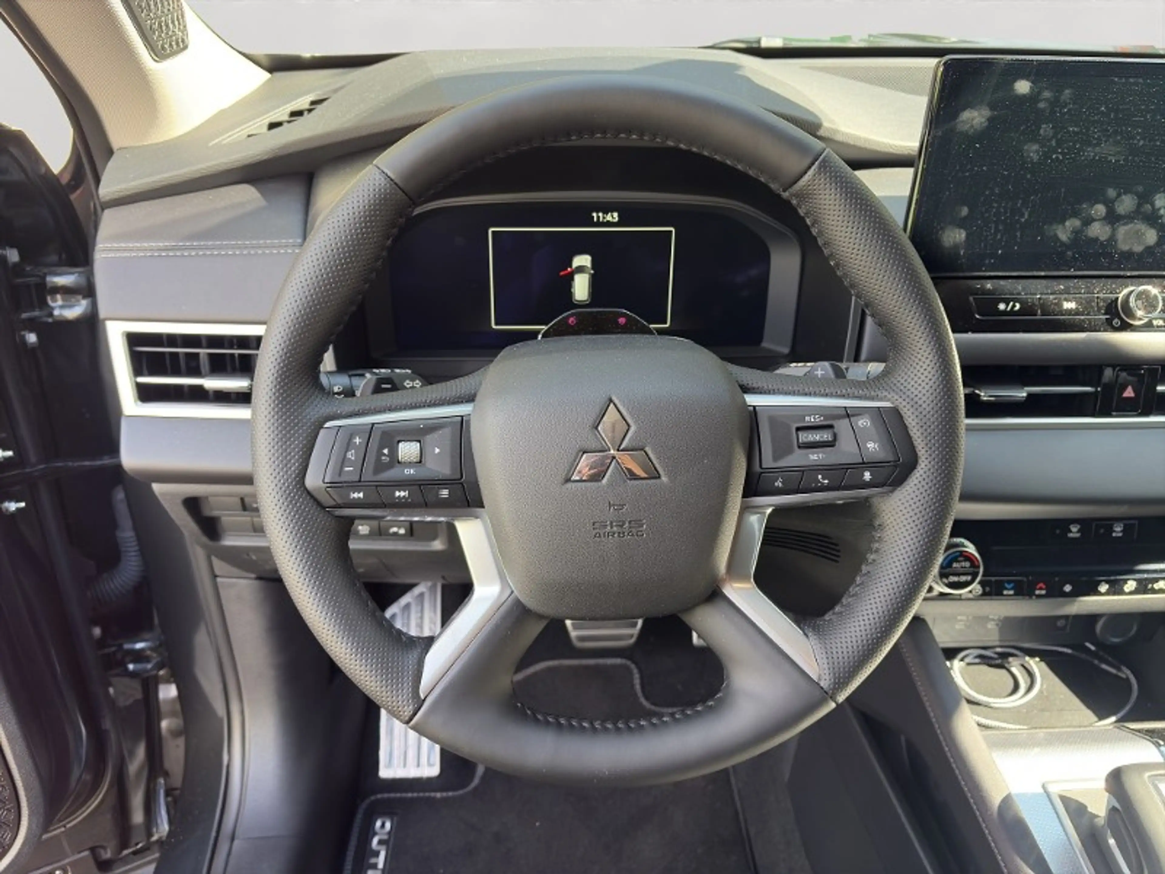 Mitsubishi Outlander 2.4L PHEV TOP, Sterbefall, anthrazith — photo 11