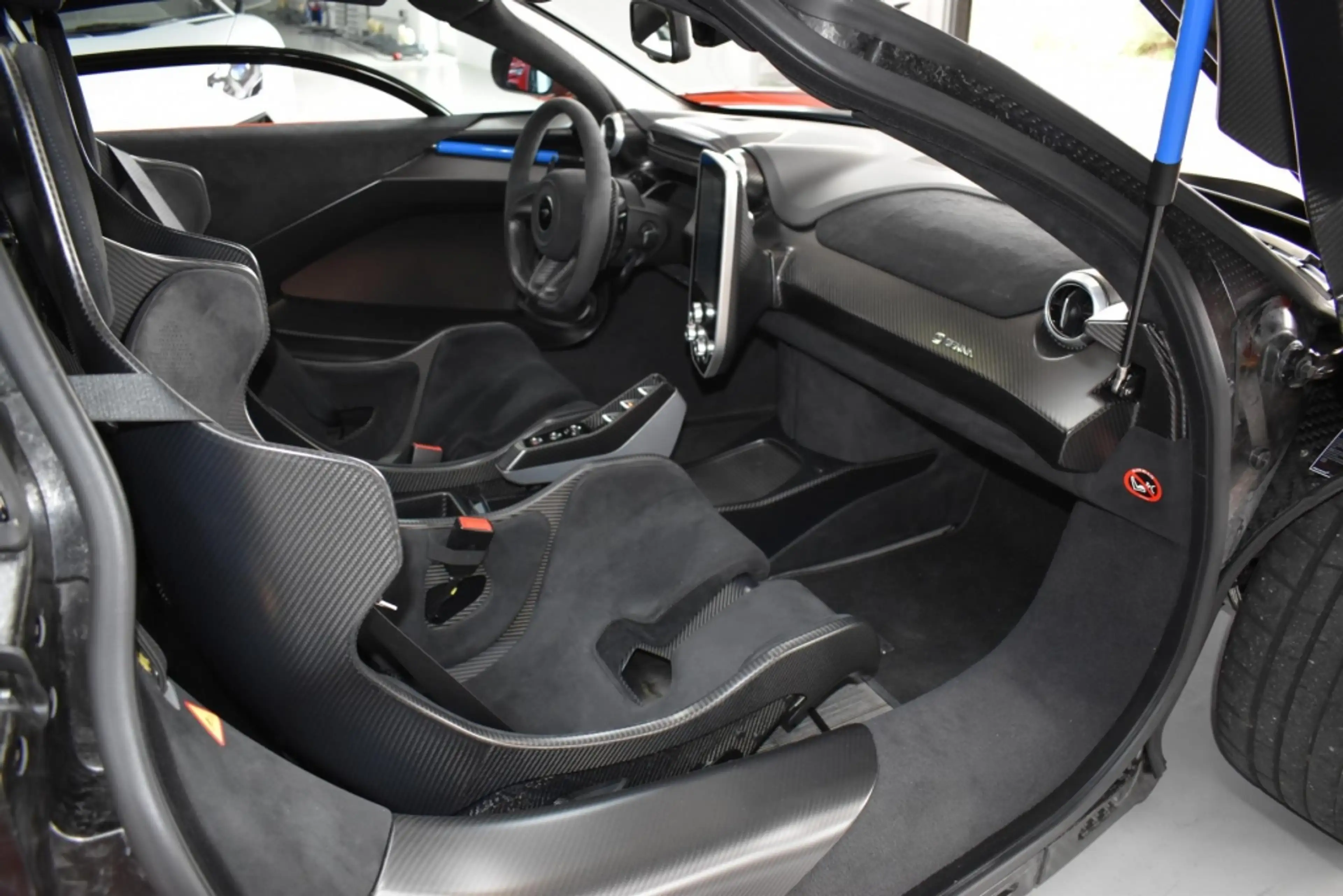 McLaren Senna Lifting Kamera Soundsystem CeramicBremsen — photo 4