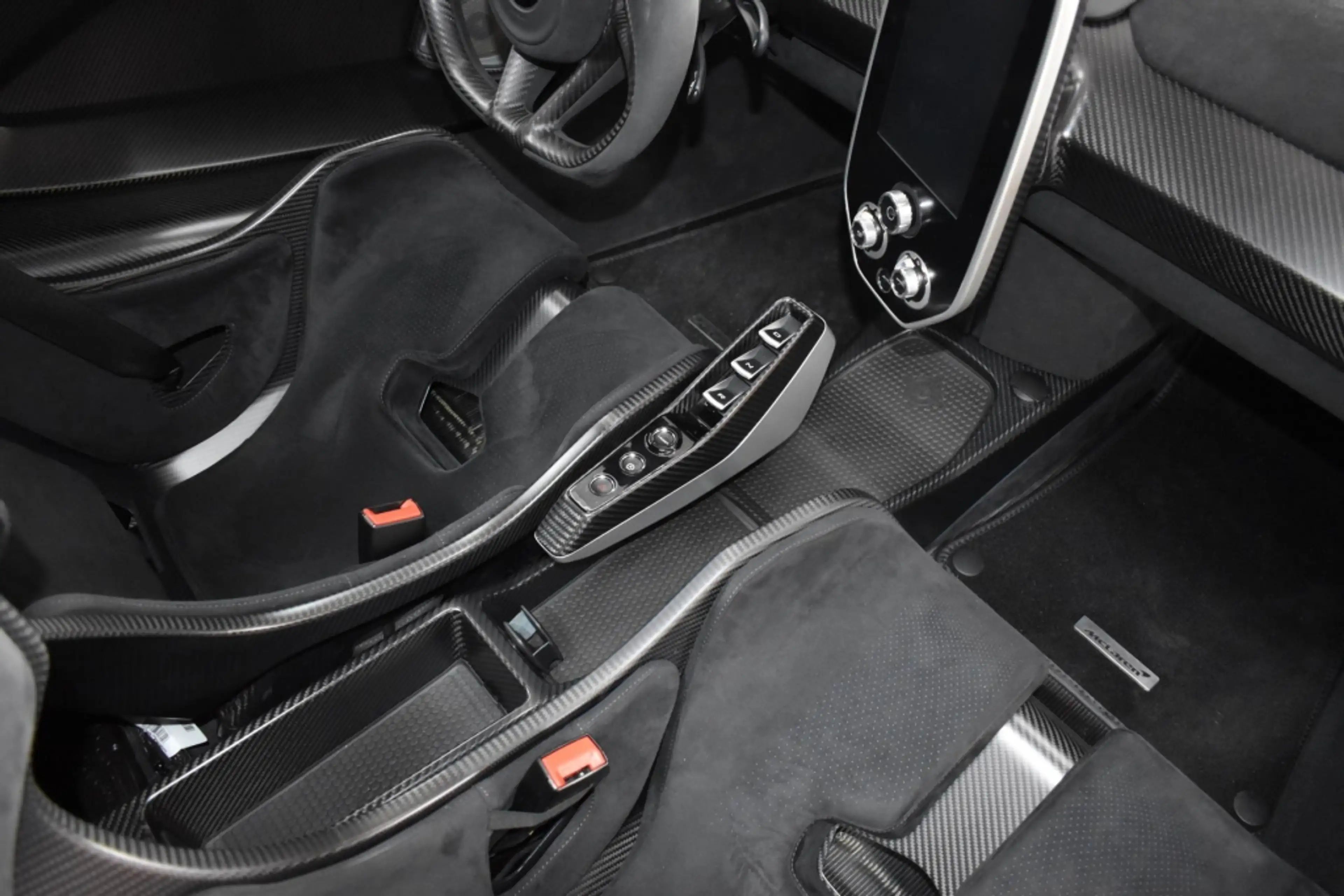 McLaren Senna Lifting Kamera Soundsystem CeramicBremsen — photo 7