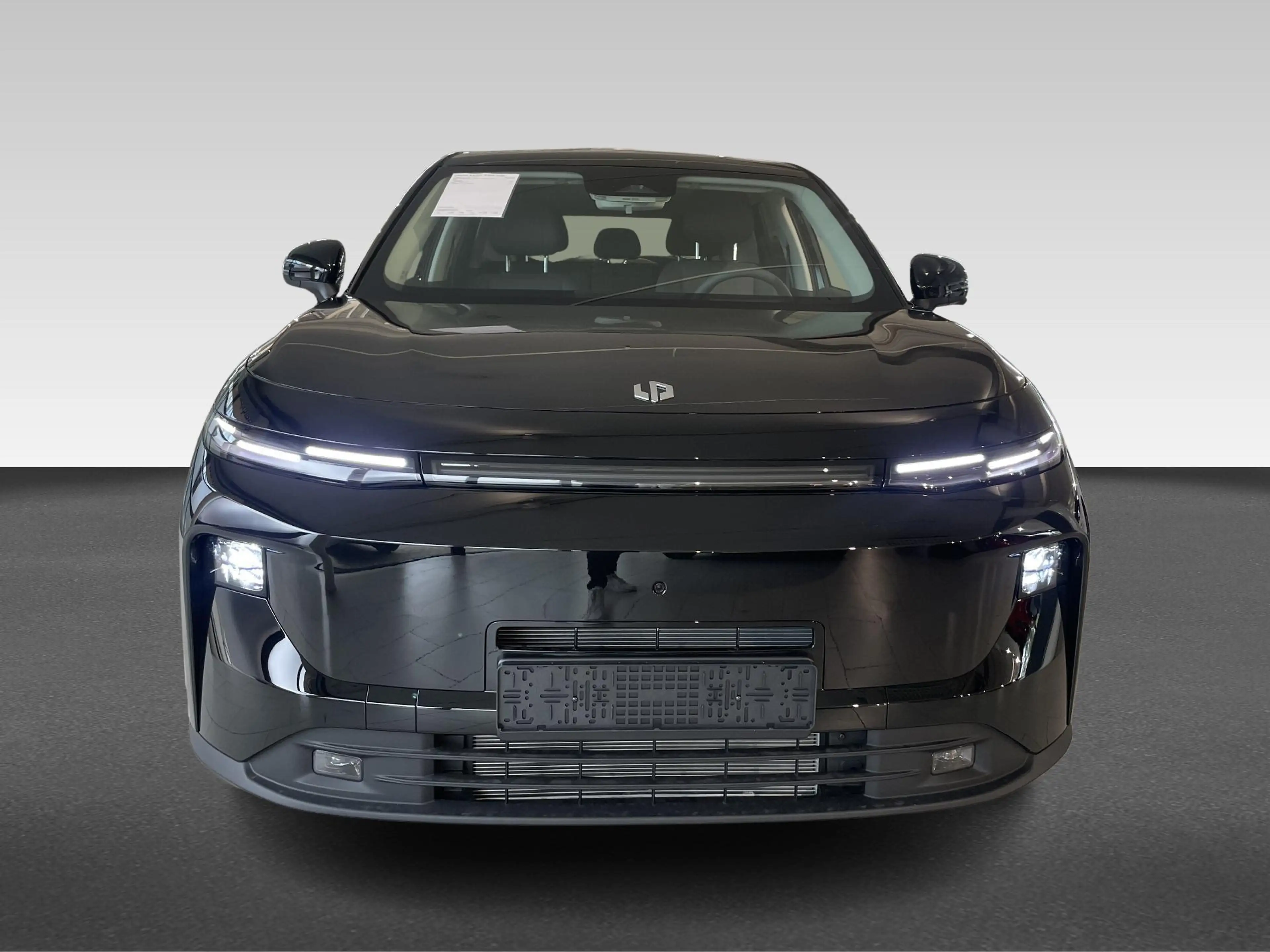 Leapmotor B10 Design Hybrid EV 18.8 kWh — photo 7