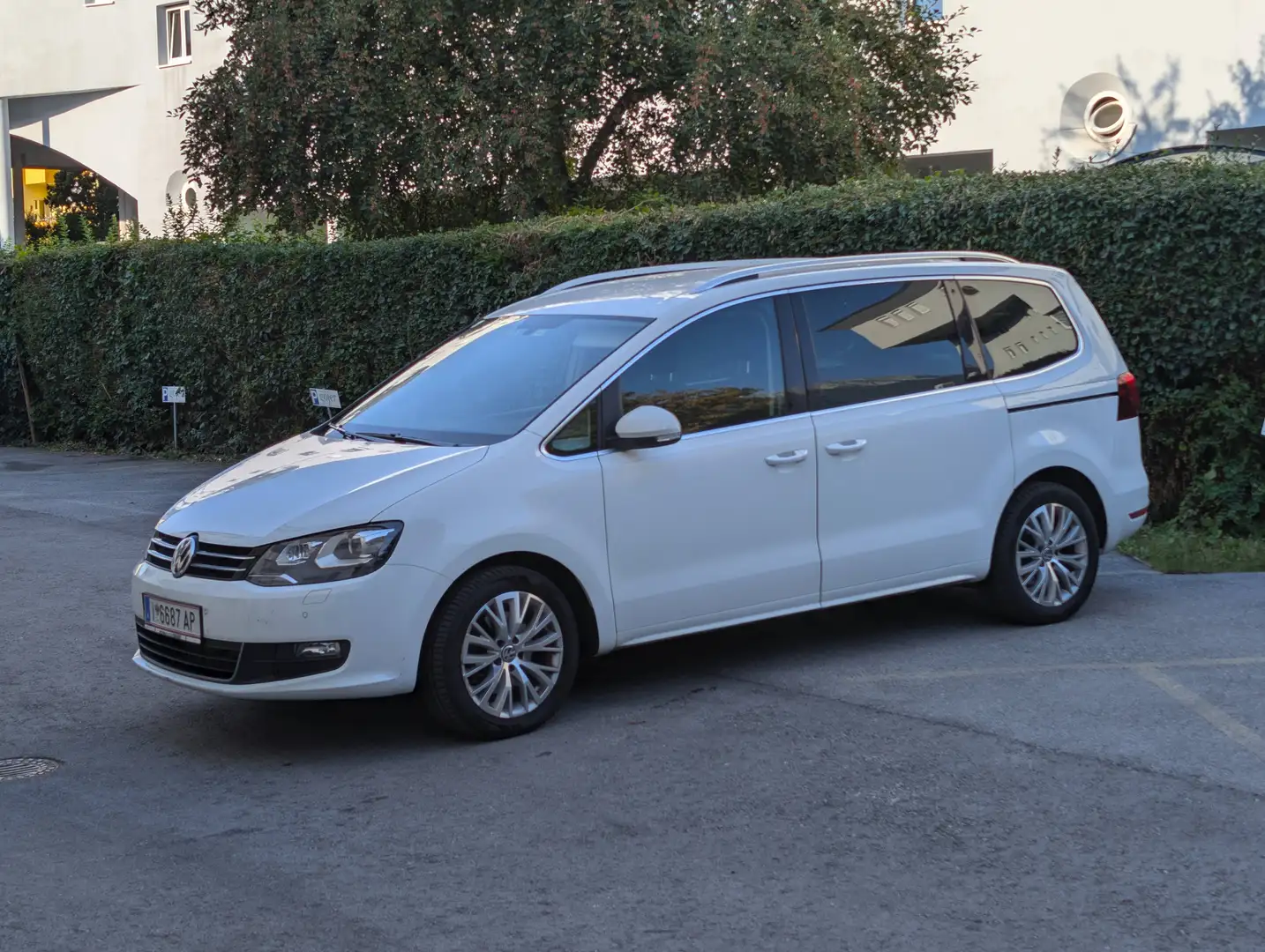 Volkswagen Sharan Sharan Comfortline BMT SCR 2,0 TDI 4Motion Comfortline Weiß - 1