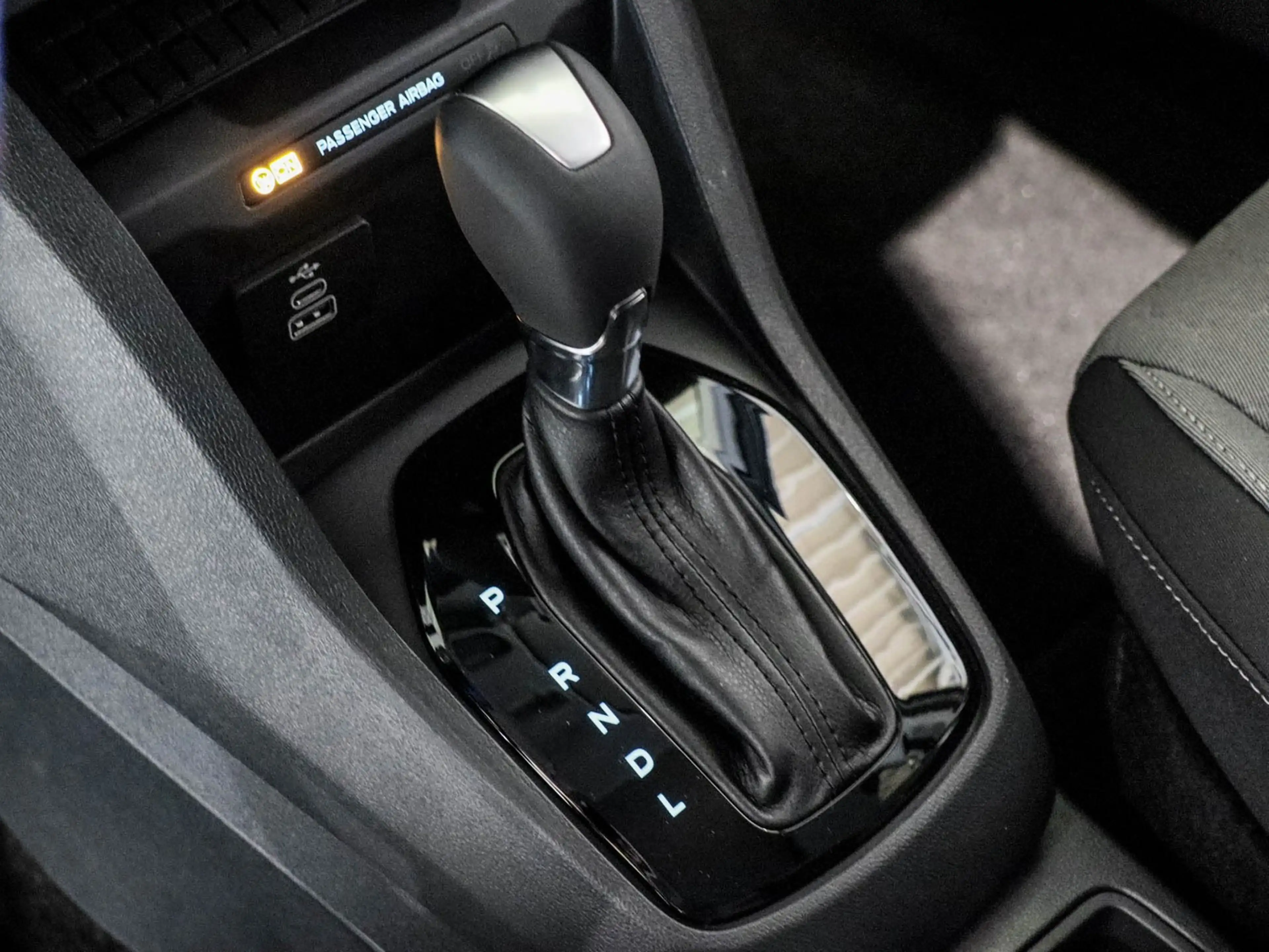 Ford Tourneo Courier Titanium Automatik — photo 10