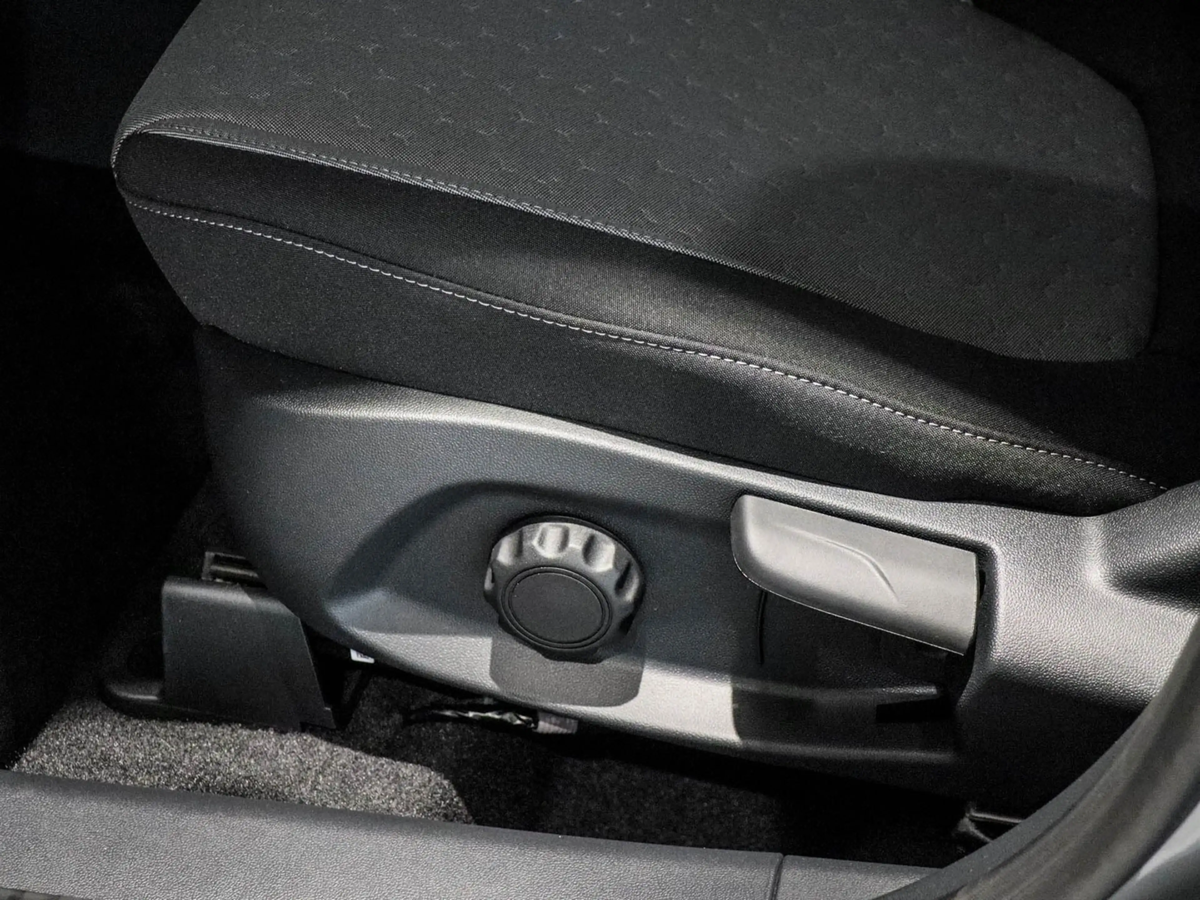 Ford Tourneo Courier Titanium Automatik — photo 15