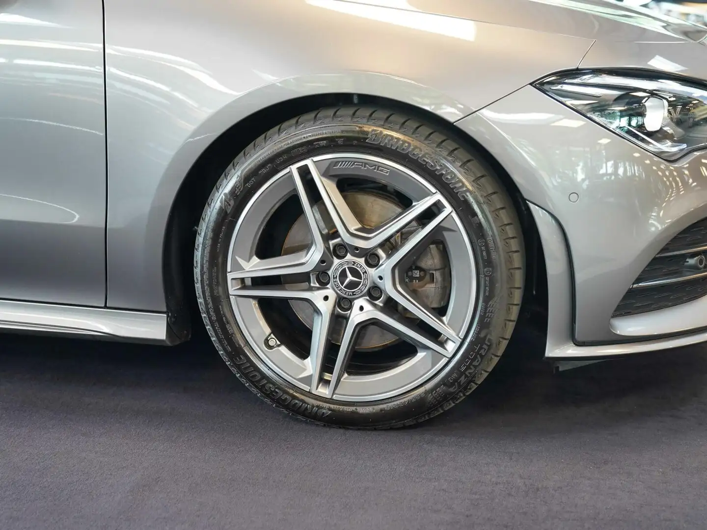 Mercedes-Benz CLA 220 CLA 220 d SB AMG Line CarPlay Ambientebeleuchtun Grau - 2