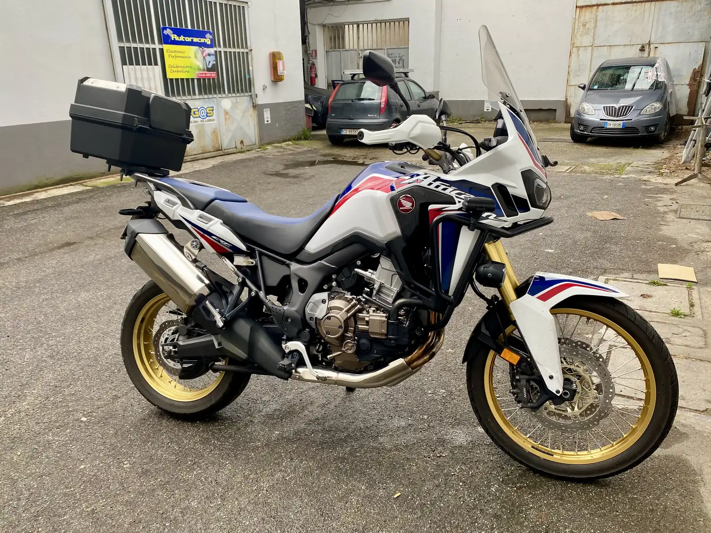 Honda CRF 1000 travel edition - 1