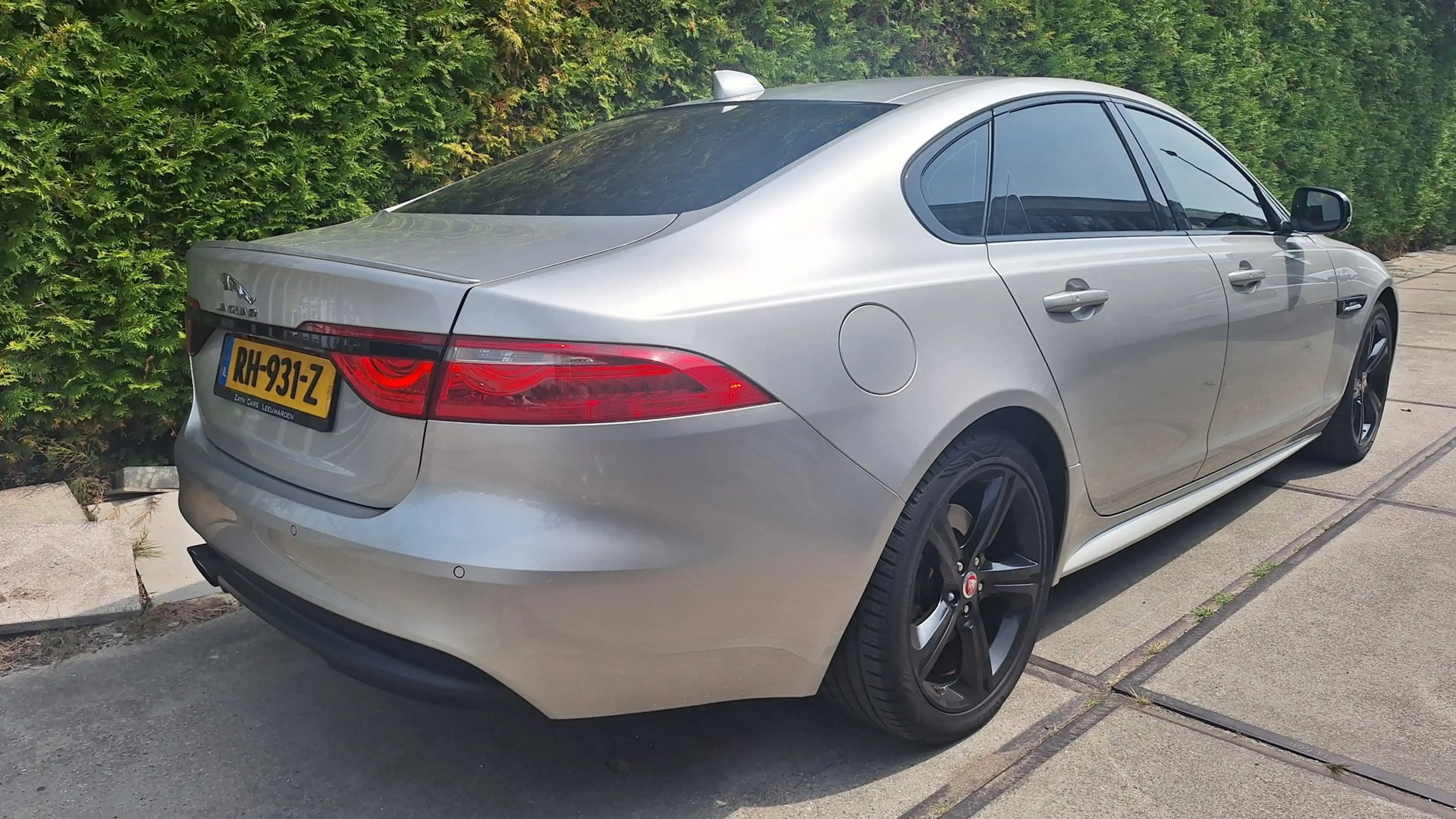 Jaguar XF 2.0d Portfolio — photo 2
