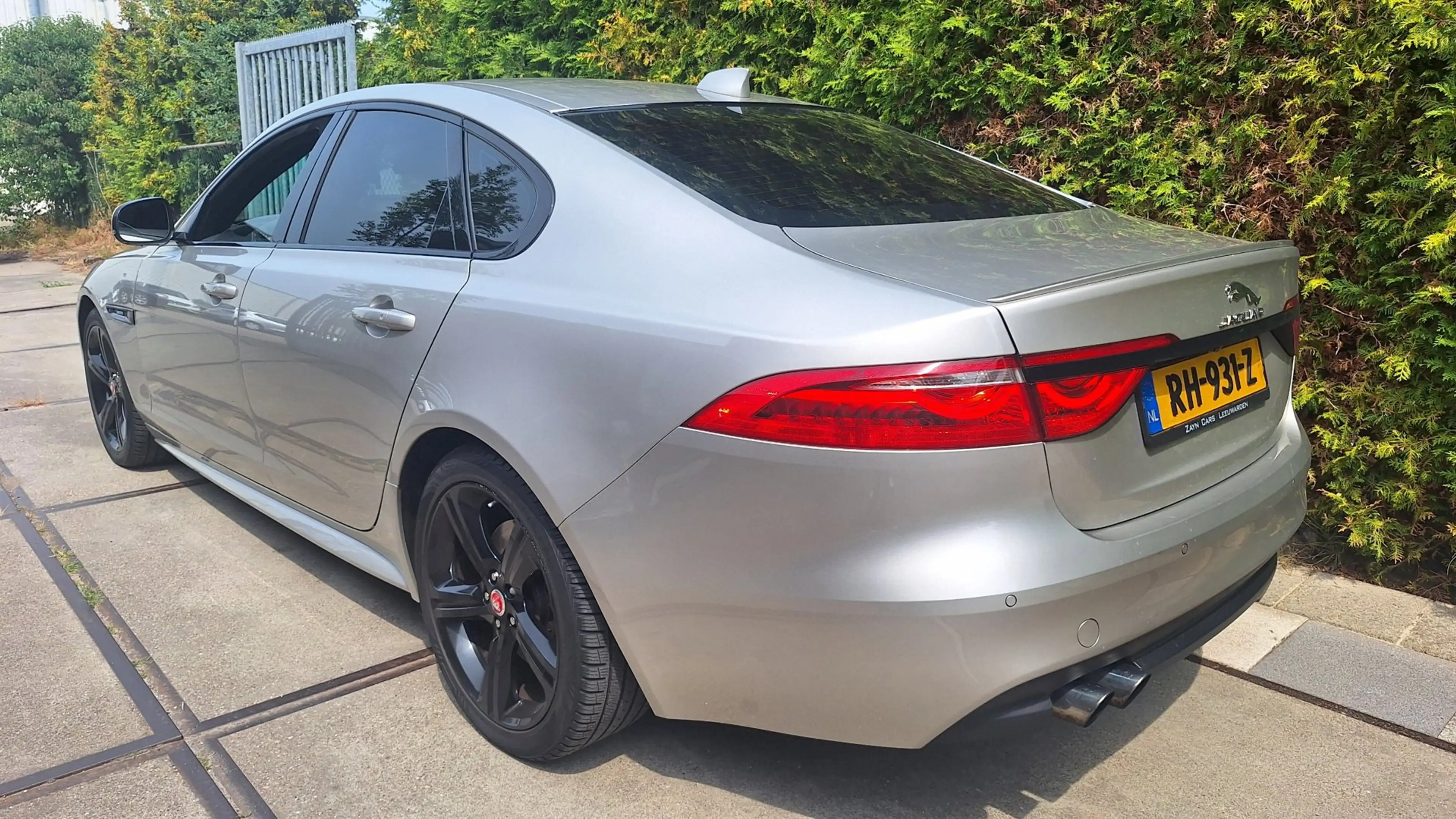 Jaguar XF 2.0d Portfolio — photo 4