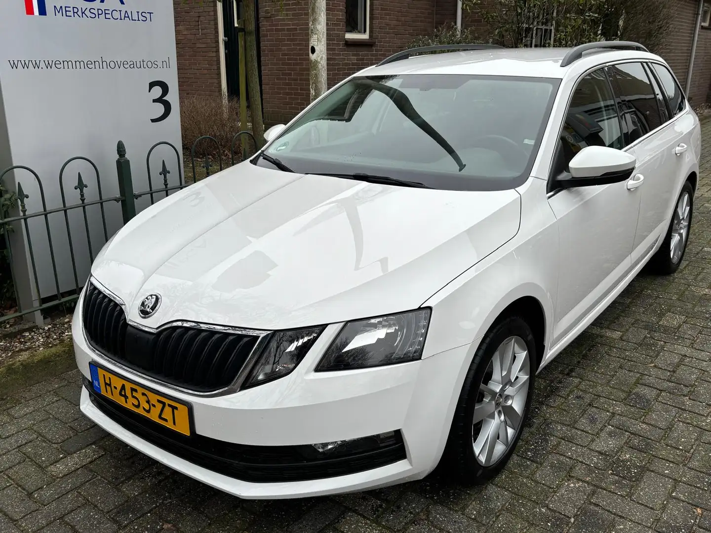 Skoda Octavia Combi 1.5 TSI Greentech Business Edition Automaat Weiß - 2