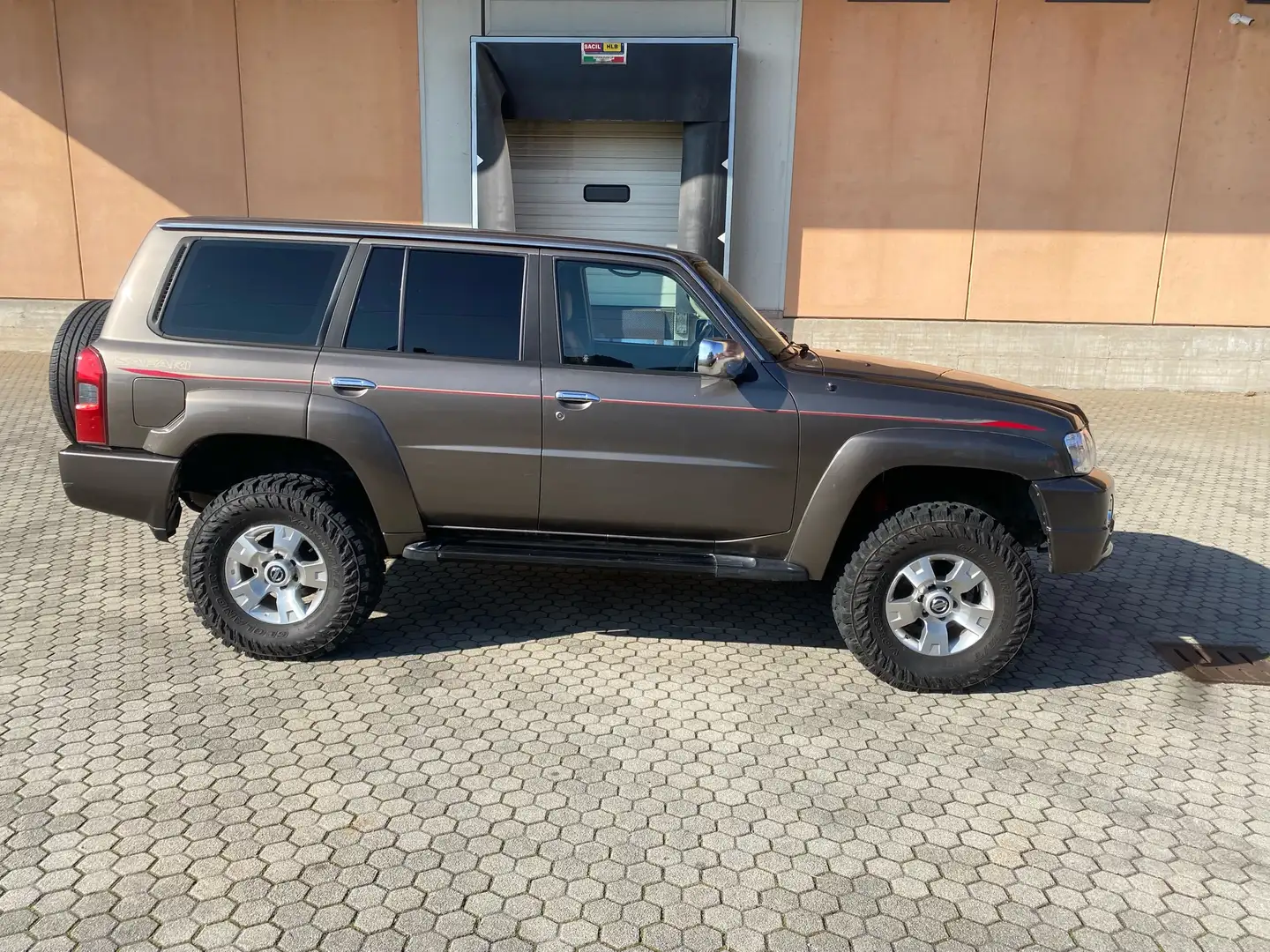 Nissan Patrol super safari 4800 VVTI automatico Gris - 2