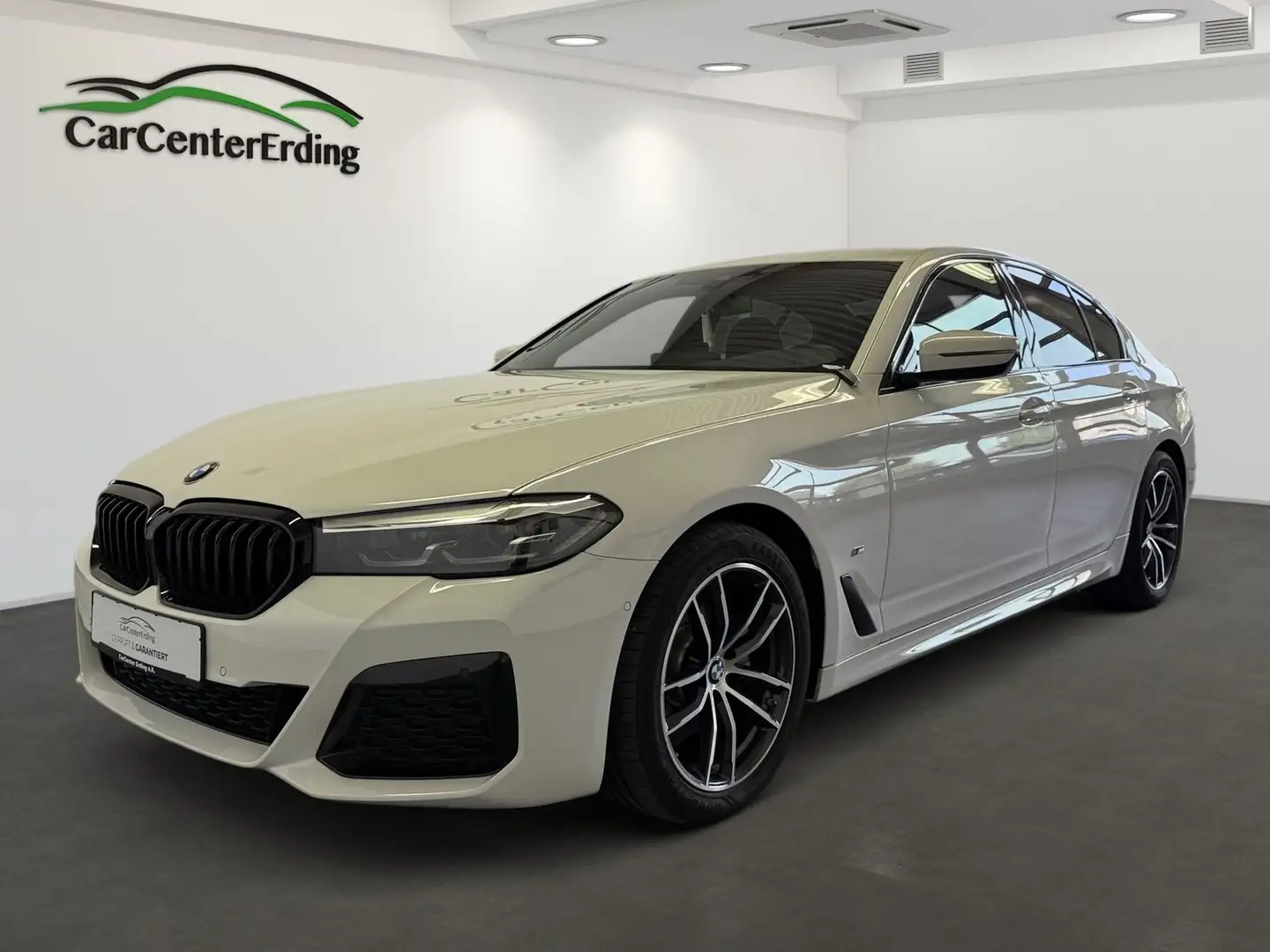 BMW 520 dLim*M Sport*LED*Navi*LiveCockpit*Kamera*HiFi Blanc - 1