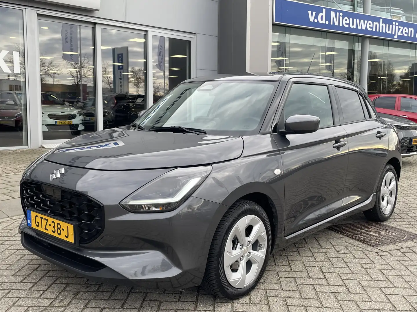 Suzuki Swift 1.2 Select Smart Hybrid Fabrieksgarantie Navigatie Grijs - 2