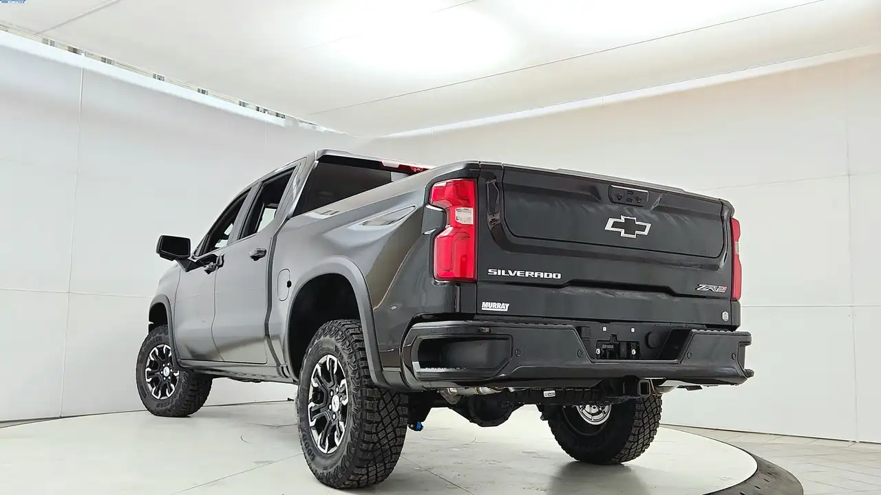 Chevrolet Silverado 1500 снимка Chevrolet Silverado 1500
