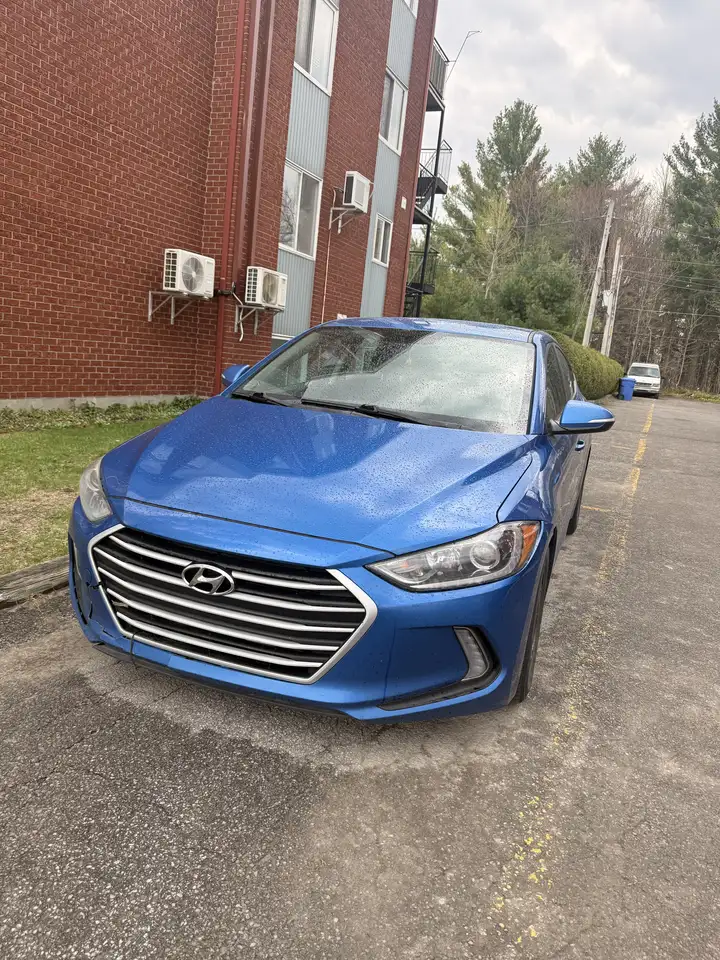 Hyundai ELANTRA снимка Hyundai ELANTRA