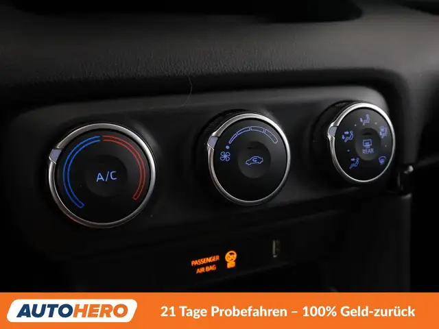 Toyota Yaris view 23