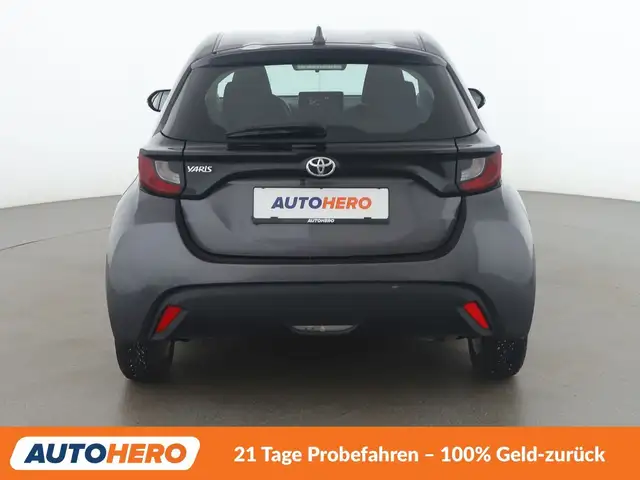 Toyota Yaris view 5