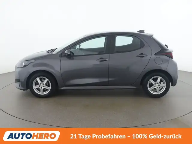 Toyota Yaris view 3