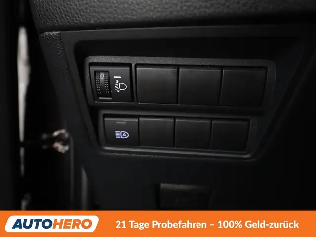 Toyota Yaris view 25