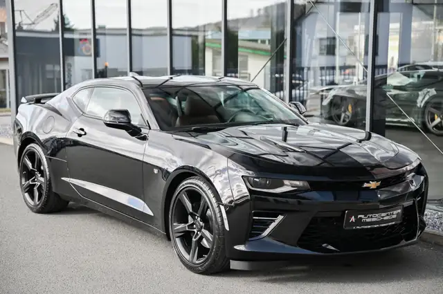 Chevrolet Camaro view 3