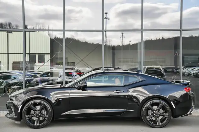 Chevrolet Camaro view 6