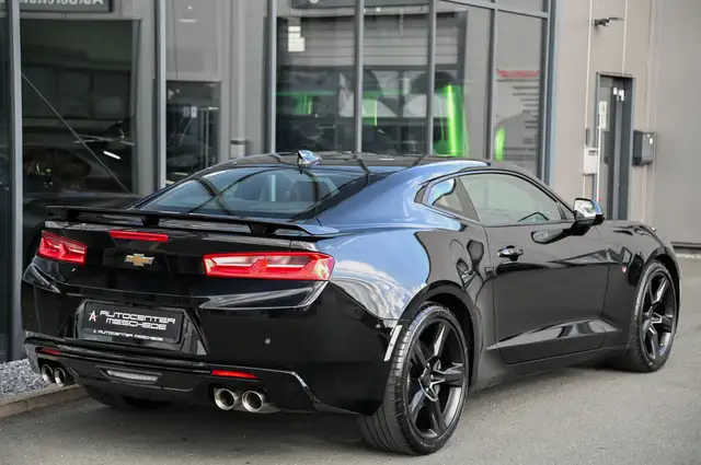 Chevrolet Camaro view 4