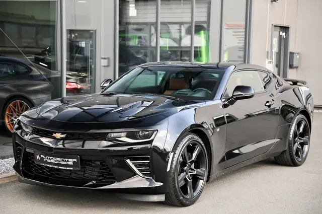 Chevrolet Camaro view 2