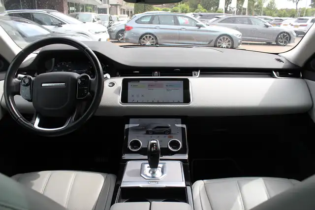 Land Rover Range Rover Evoque view 2
