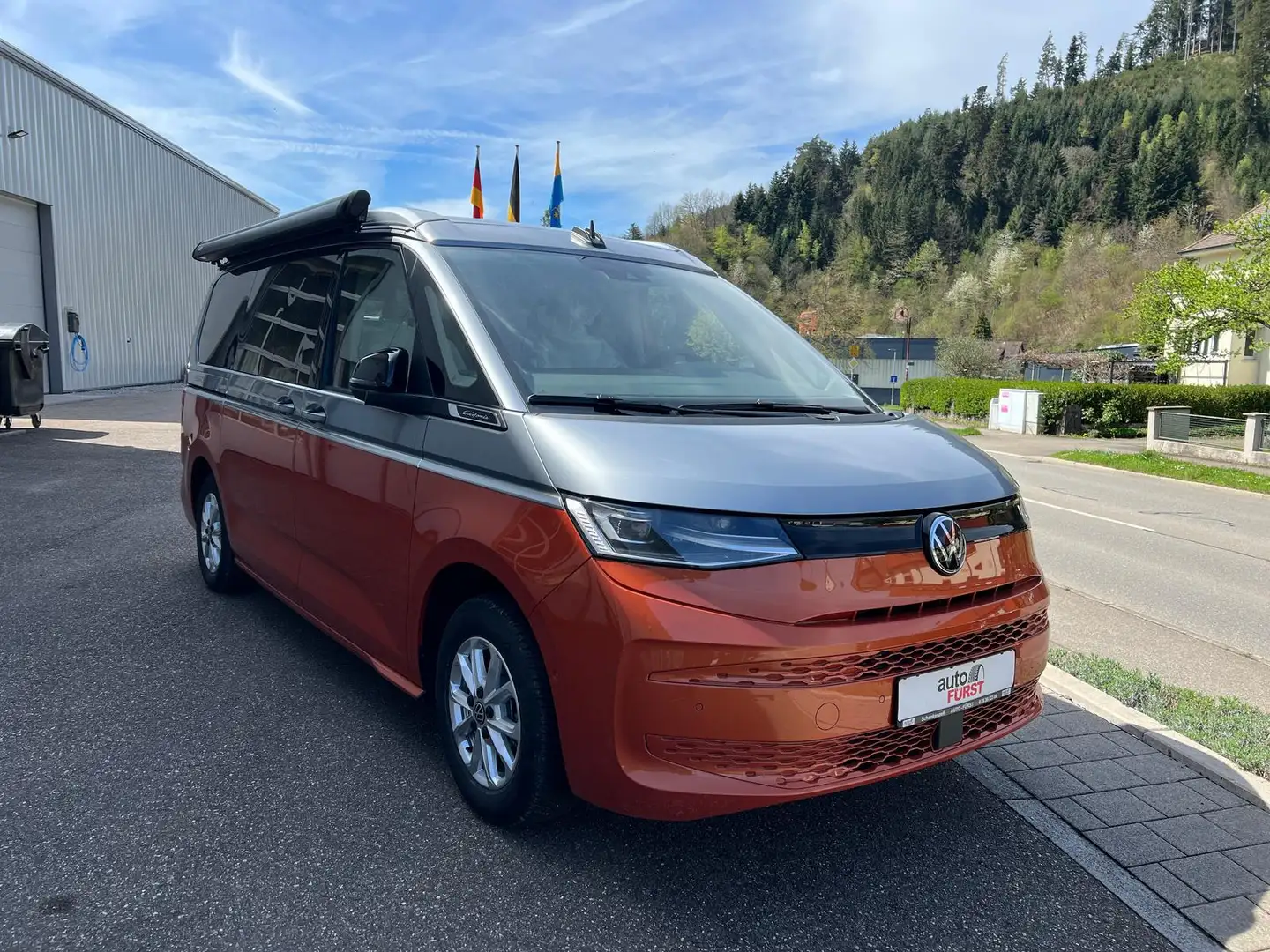 Volkswagen T7 California 2.0 TDI Beach Camper Ladedose Stan - 1
