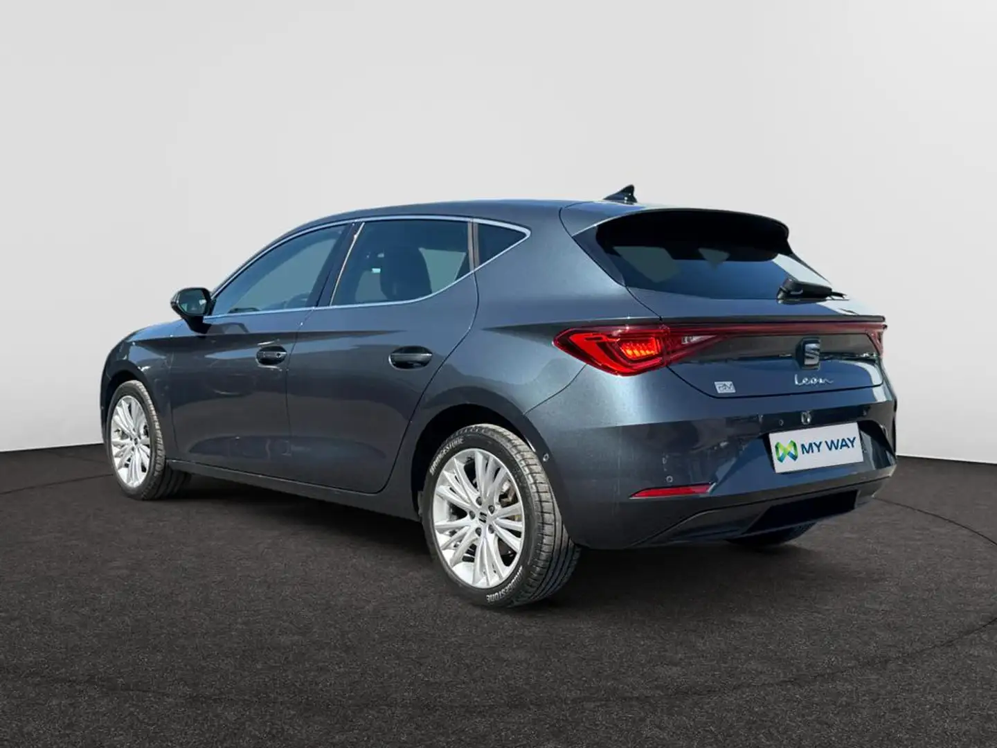 SEAT Leon Leon 5D Move! 1.0 TSI 110CV (81kW) MANUELLE 6v EUR Grijs - 2