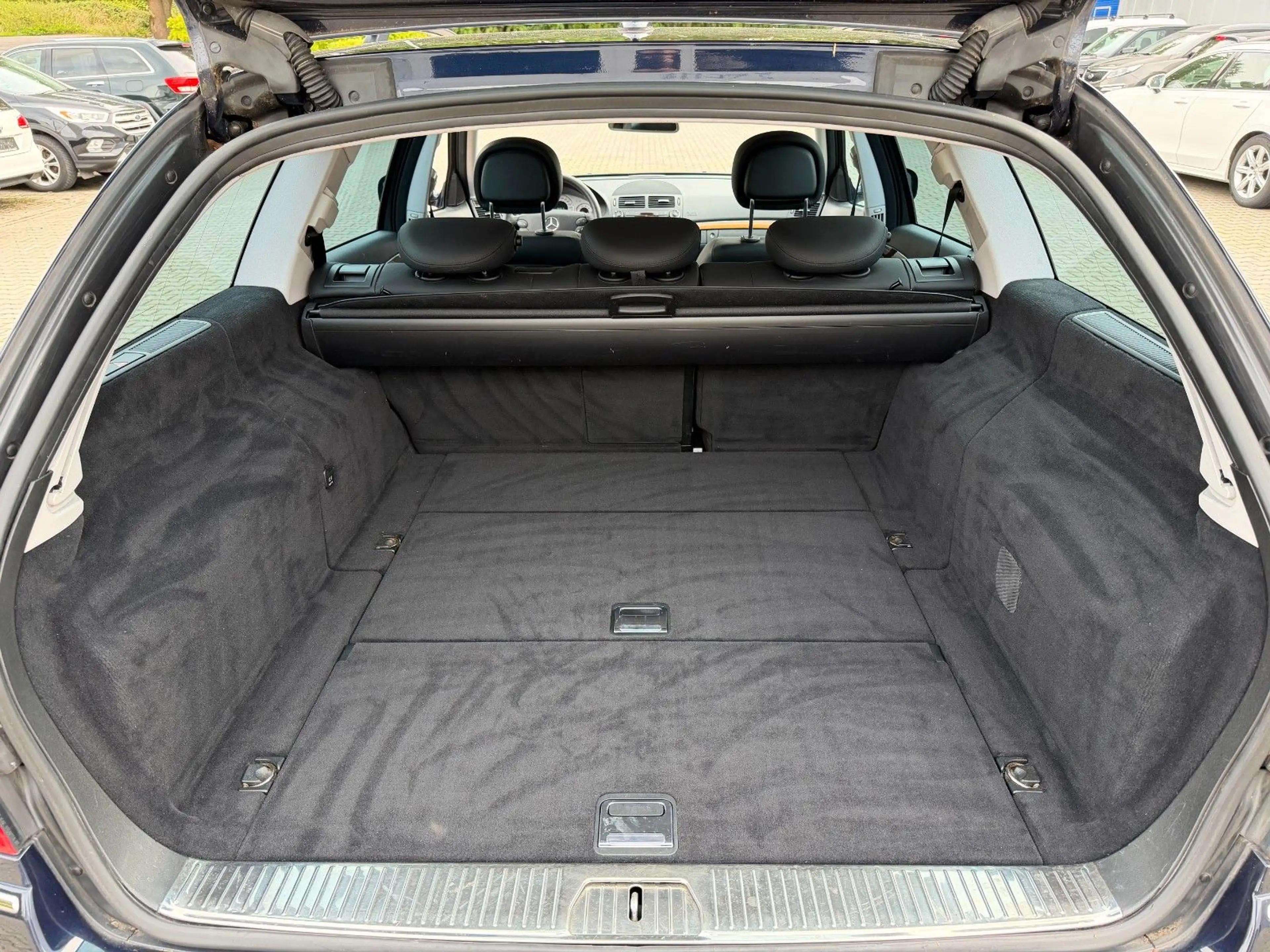 Mercedes-Benz E 350 E T-Modell E 350 *Memory Paket *Vollleder* — photo 14