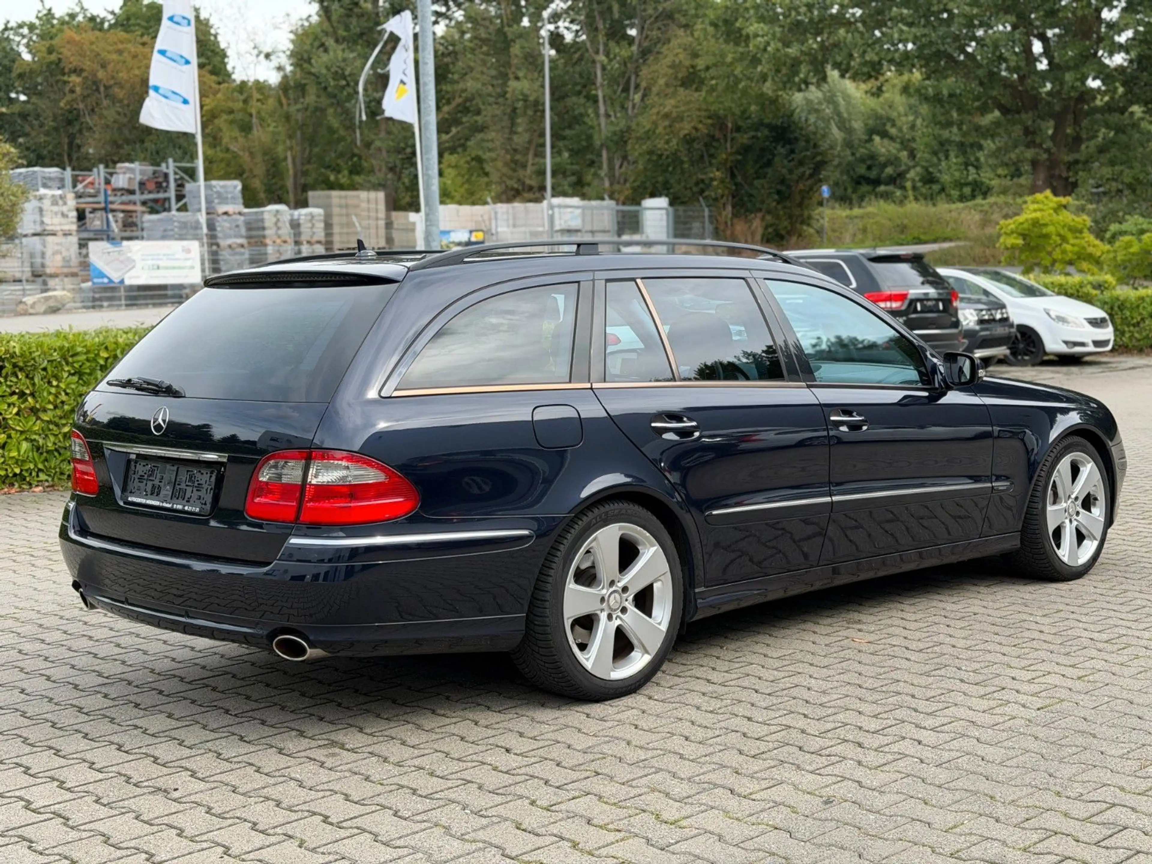 Mercedes-Benz E 350 E T-Modell E 350 *Memory Paket *Vollleder* — photo 11