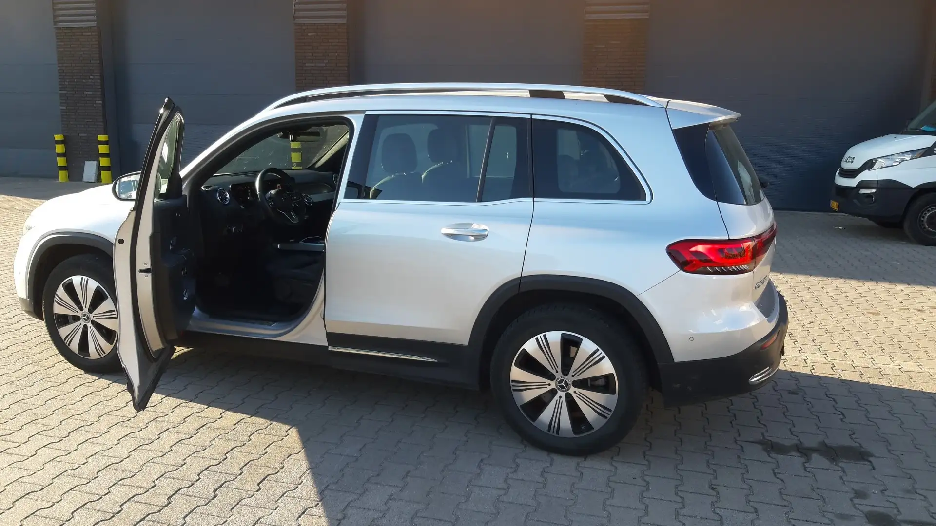 Mercedes-Benz EQB 350 4Matic Progressive - 1