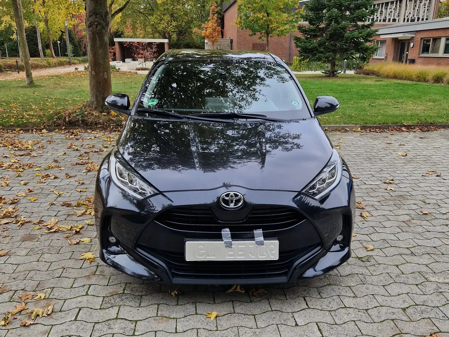 Toyota Yaris Yaris 5-Türer 1.5 VVT-i Comfort Schwarz - 1