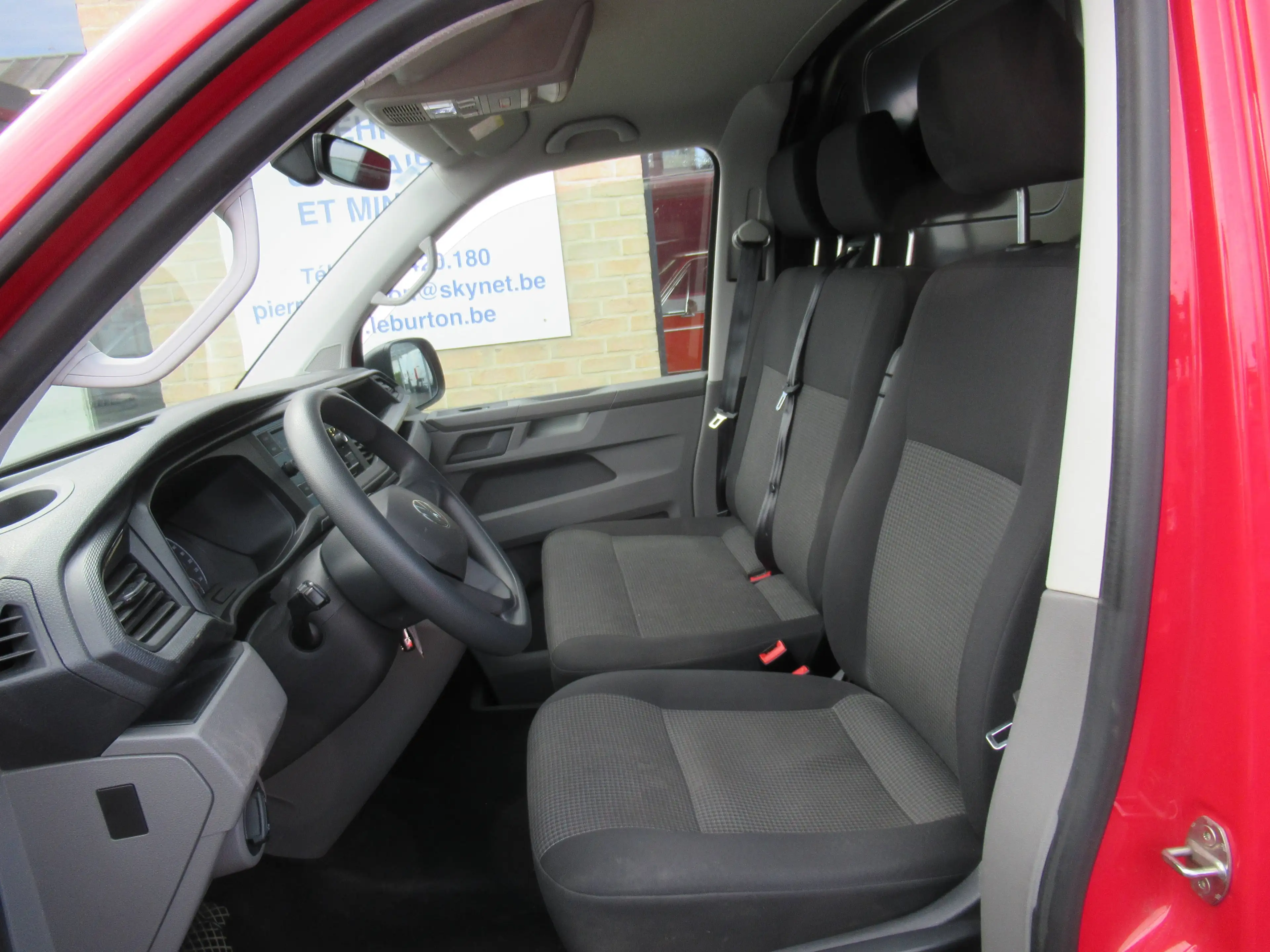 Volkswagen T6.1 Transporter 2.0 TDi SCR BMT Comfortline DSG 14800€TVA/BTW — photo 6