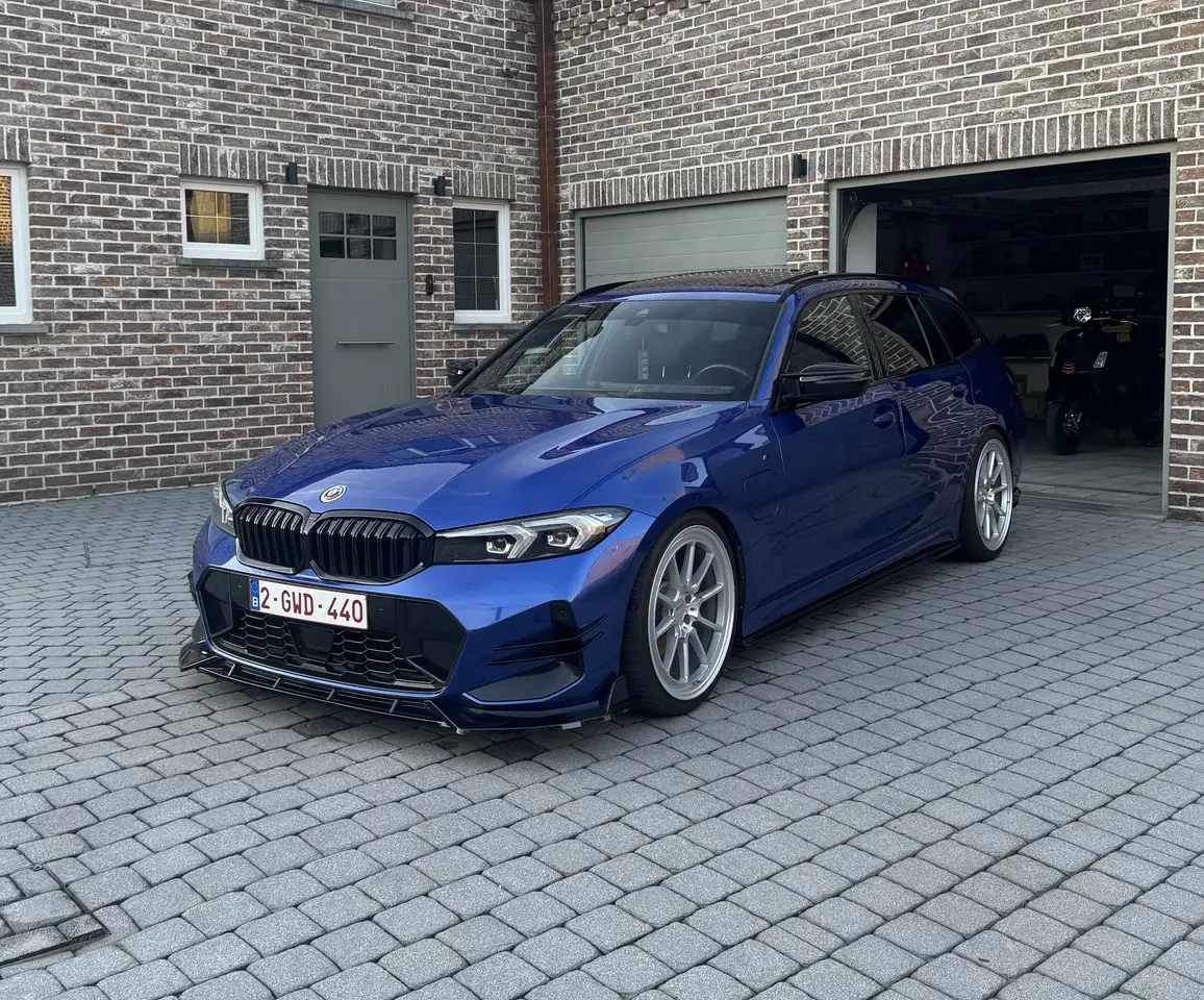 BMW 330