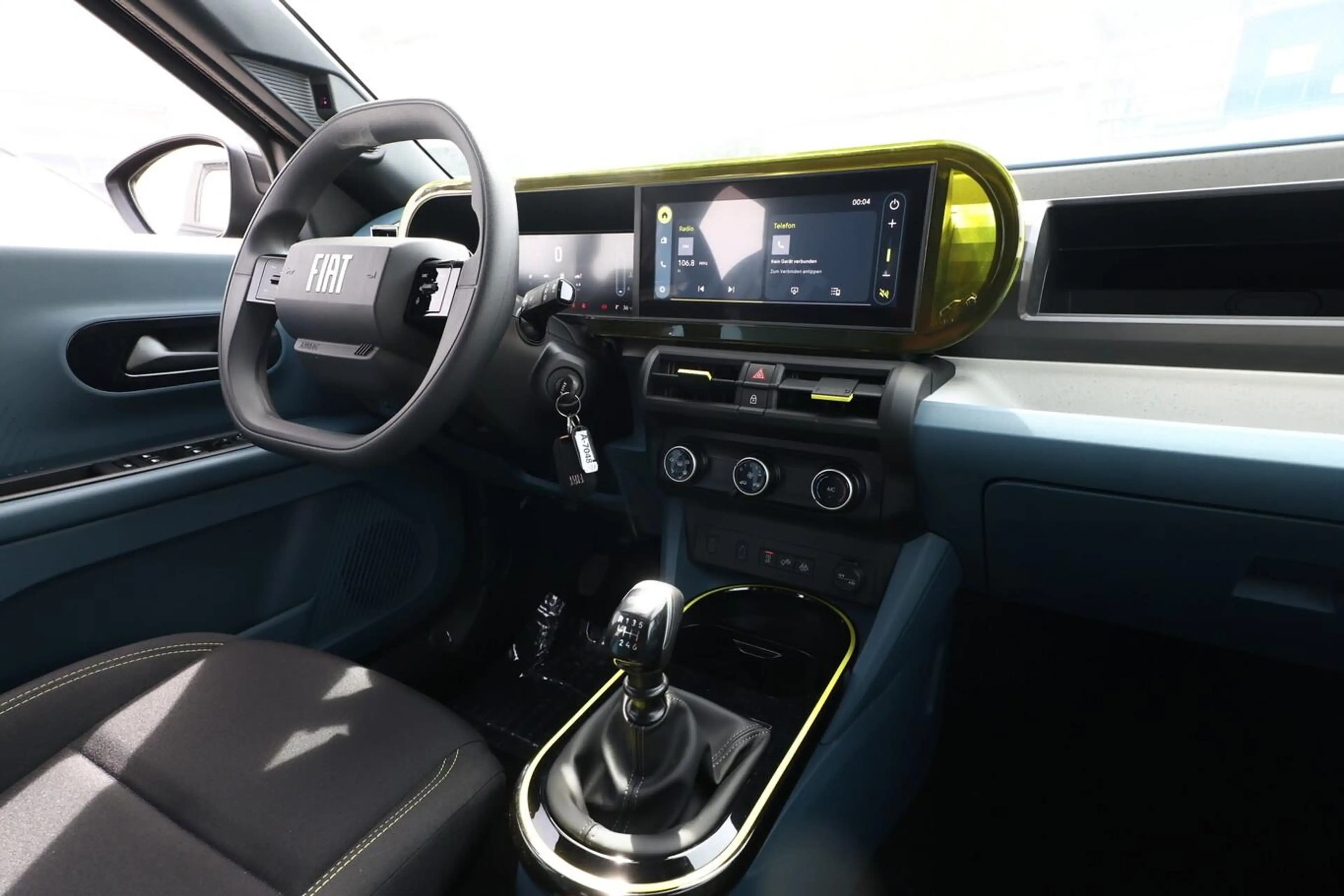 Fiat Grande Panda ICON CarPlay PixelLED PDC DigC Temp 74 kW (101 ... — photo 9