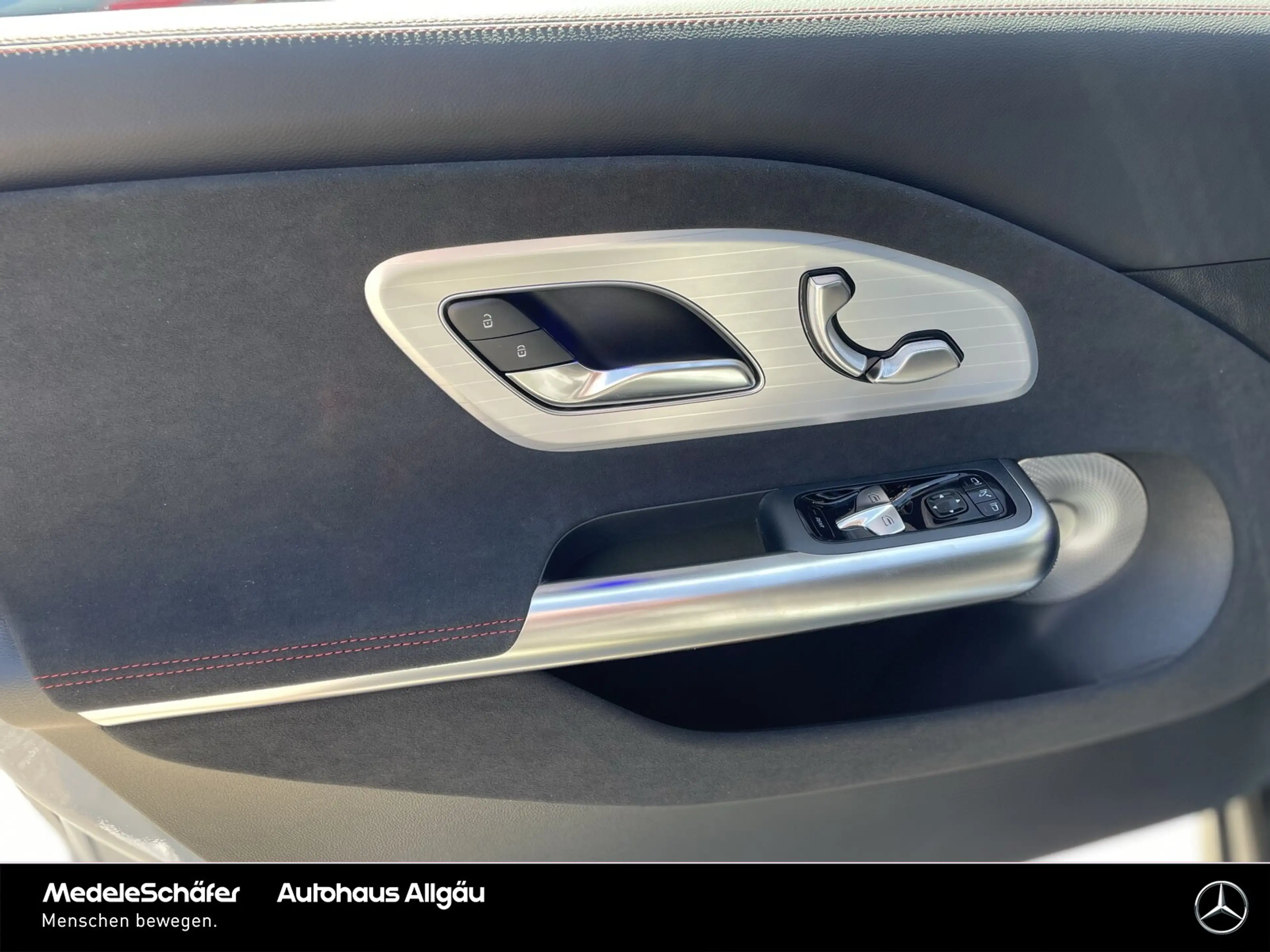 Mercedes-Benz CLA 220 CLA 220 4M AMG Night Distr SuperScr Burm3D AHK LED — photo 7
