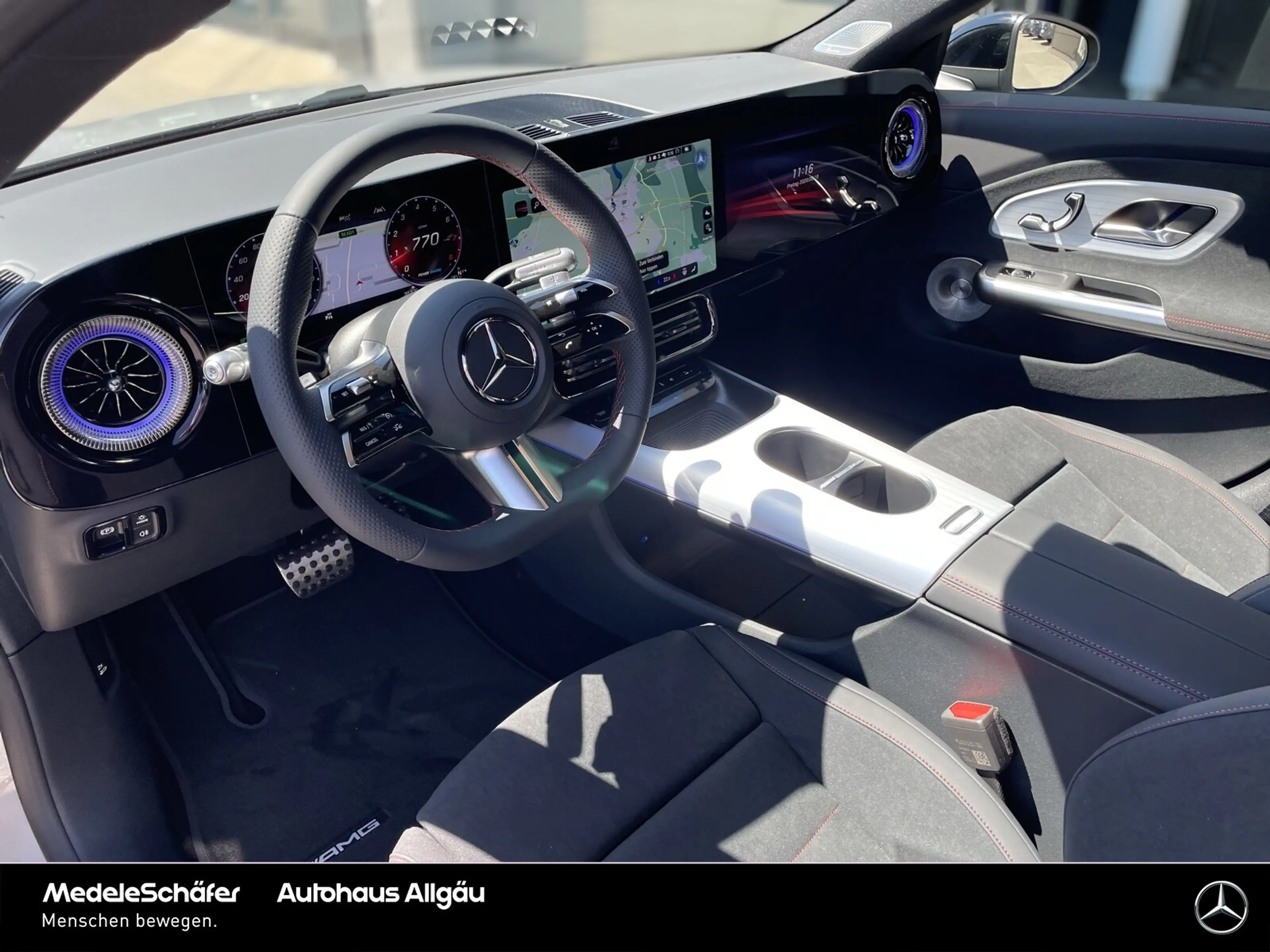 Mercedes-Benz CLA 220 CLA 220 4M AMG Night Distr SuperScr Burm3D AHK LED — photo 3
