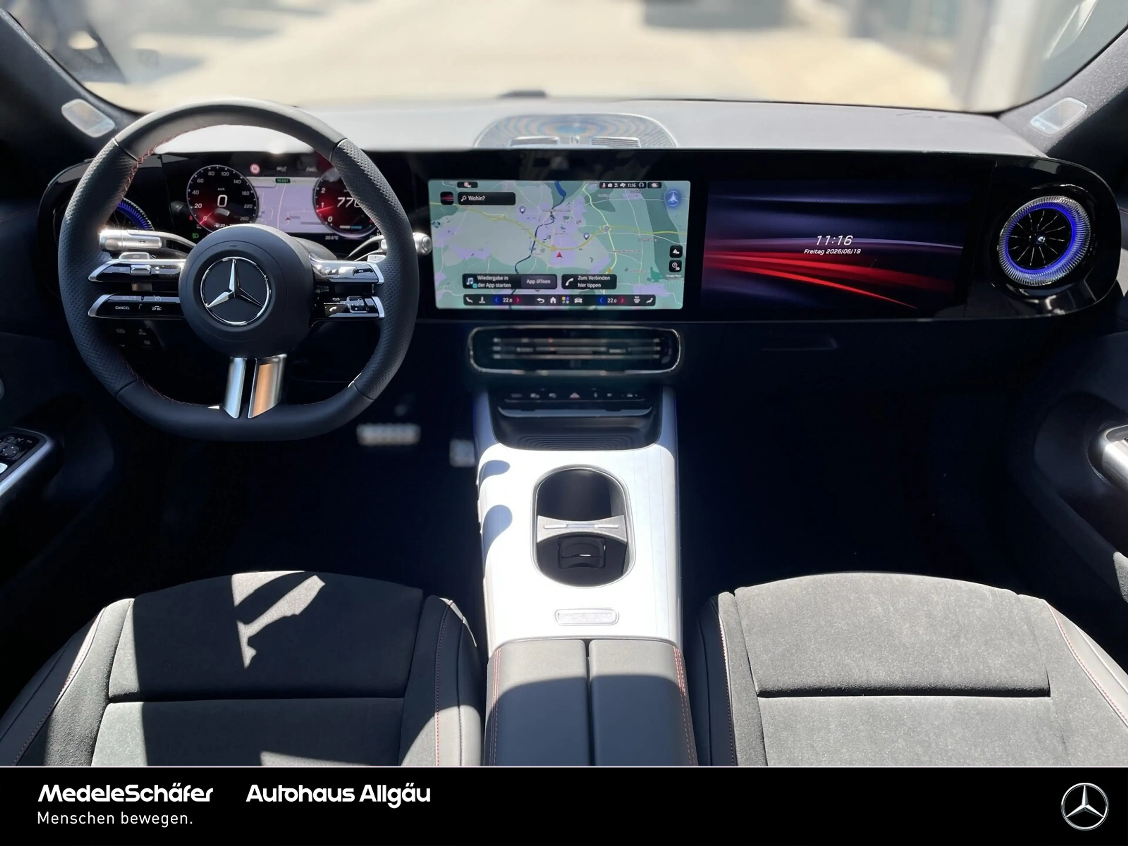 Mercedes-Benz CLA 220 CLA 220 4M AMG Night Distr SuperScr Burm3D AHK LED — photo 4