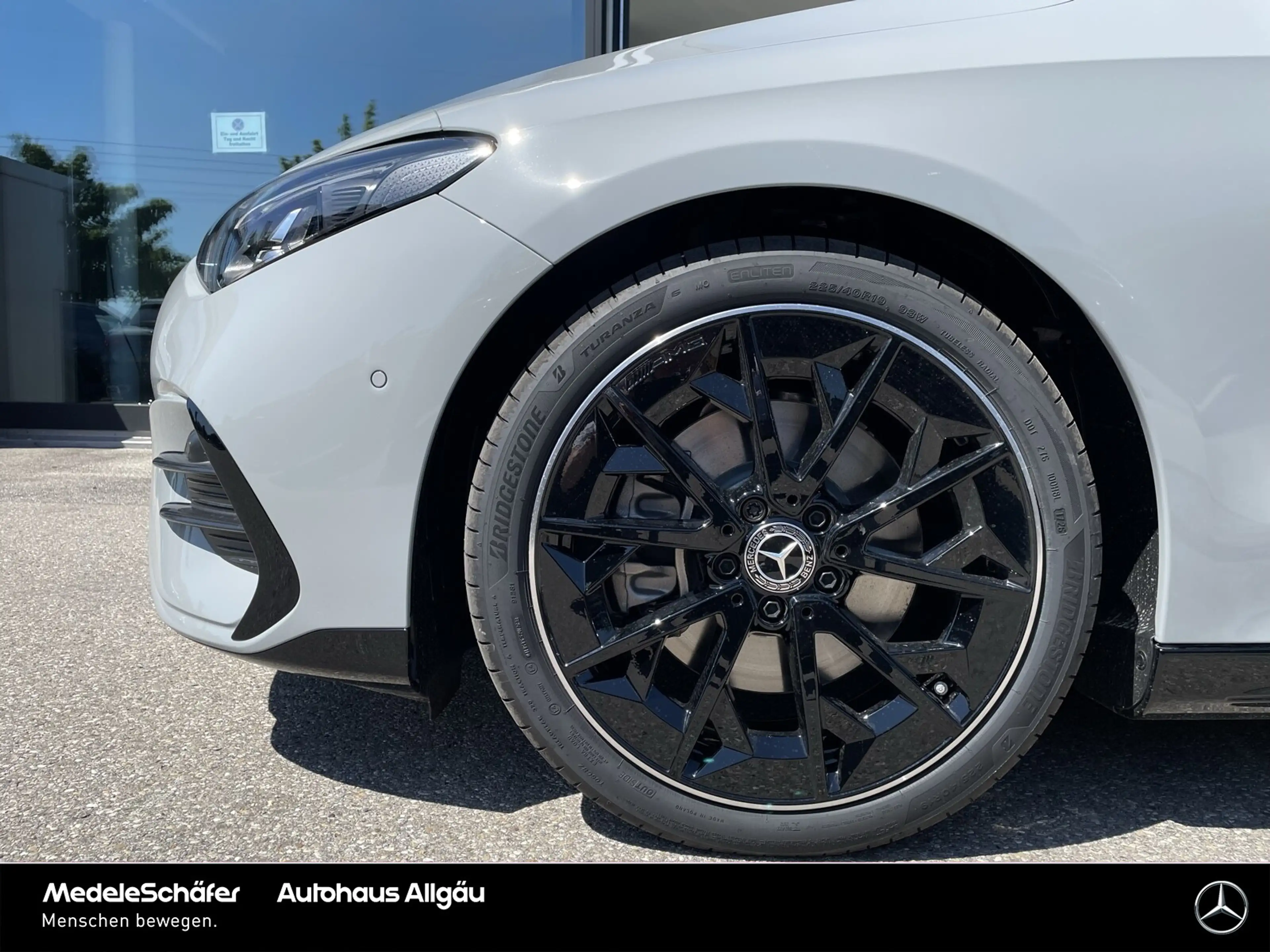 Mercedes-Benz CLA 220 CLA 220 4M AMG Night Distr SuperScr Burm3D AHK LED — photo 15