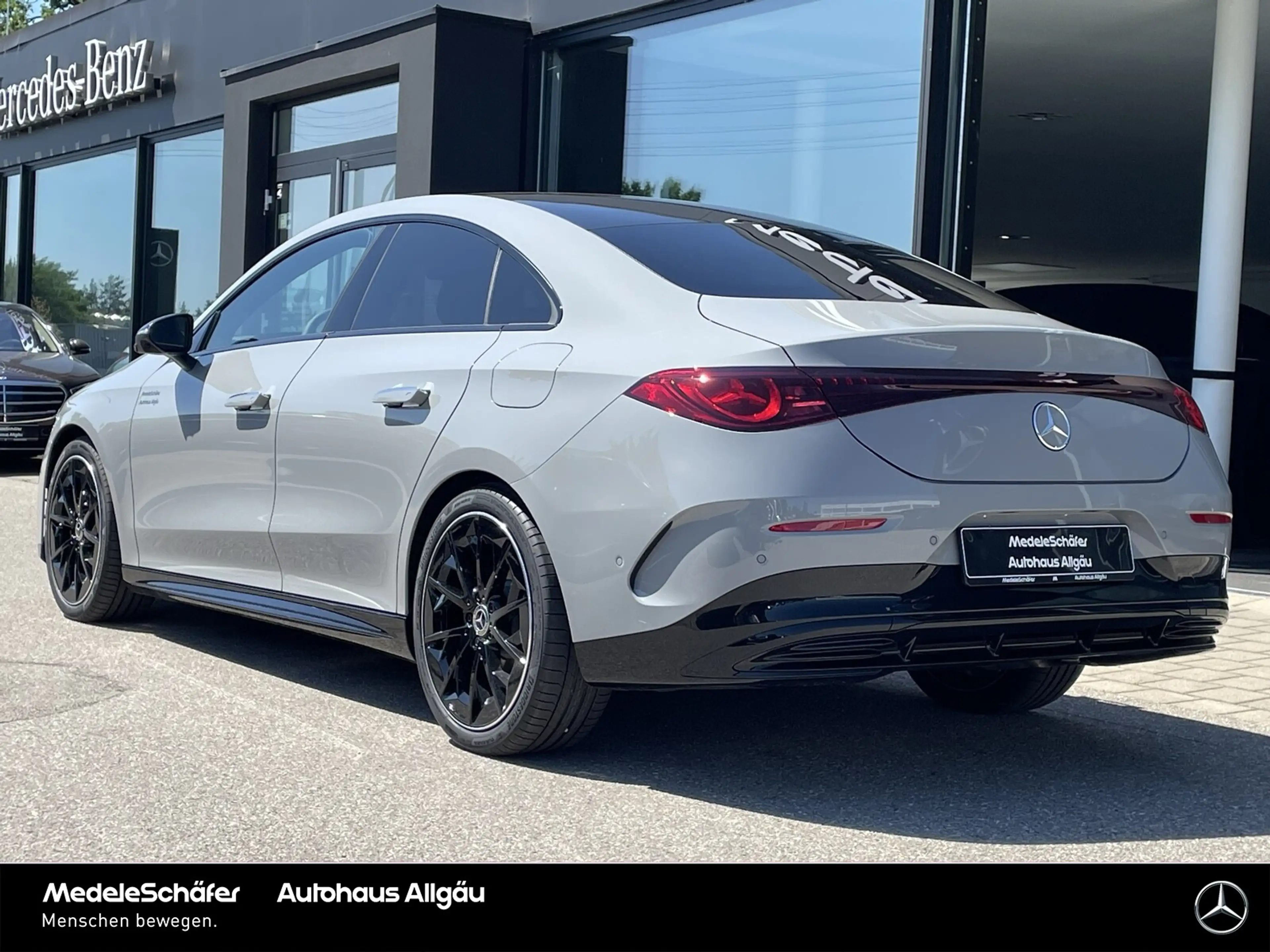 Mercedes-Benz CLA 220 CLA 220 4M AMG Night Distr SuperScr Burm3D AHK LED — photo 9