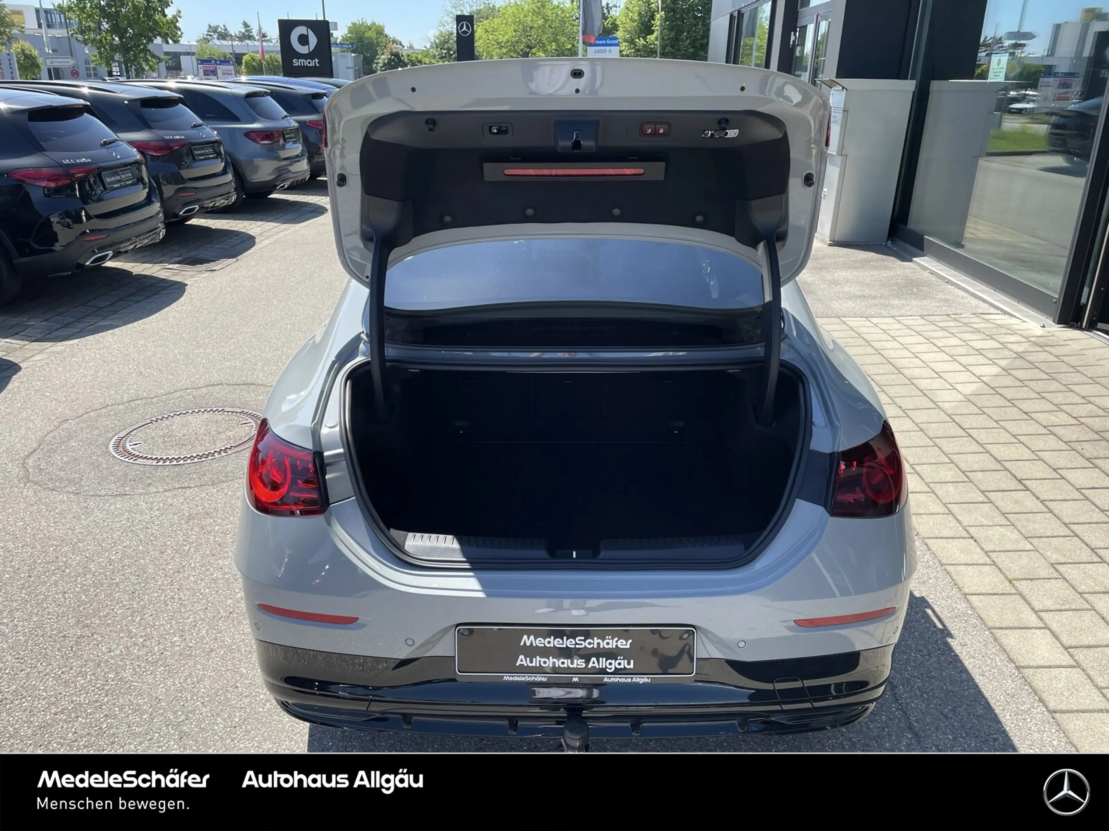 Mercedes-Benz CLA 220 CLA 220 4M AMG Night Distr SuperScr Burm3D AHK LED — photo 11