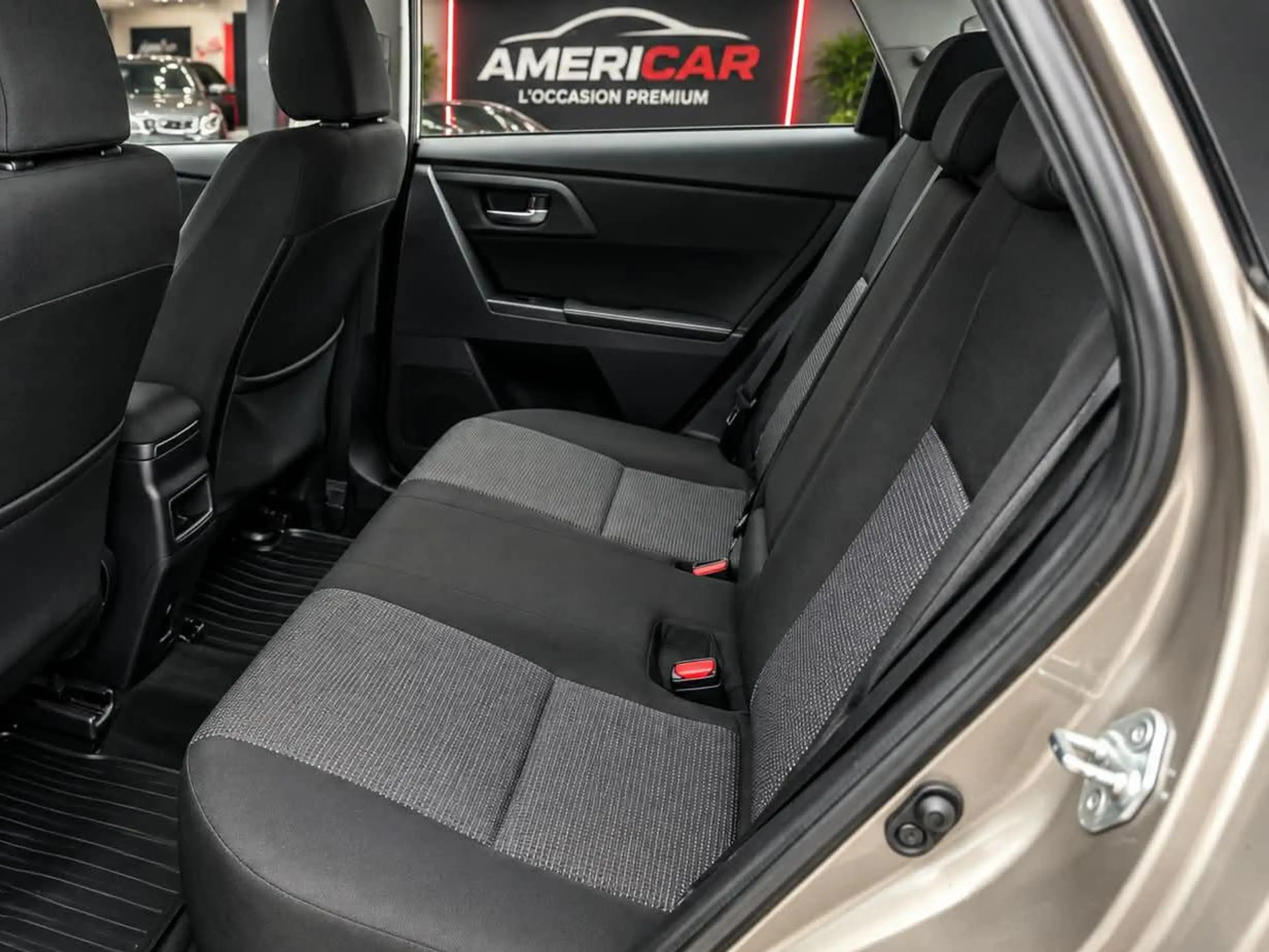 Toyota Auris Auris 1.6i Style — photo 12