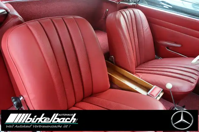 Mercedes-Benz SL view 12