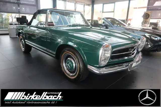 Mercedes-Benz SL view 3