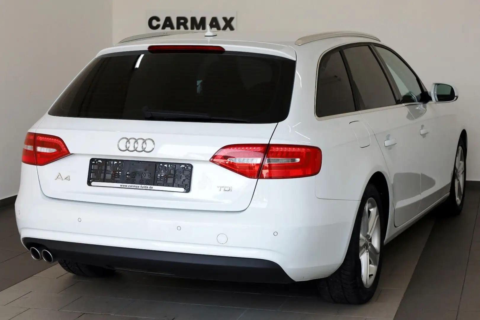 Audi A4 Avant Ambition Navi,Xenon,SH,PDC,Sport Sitze Weiß - 2
